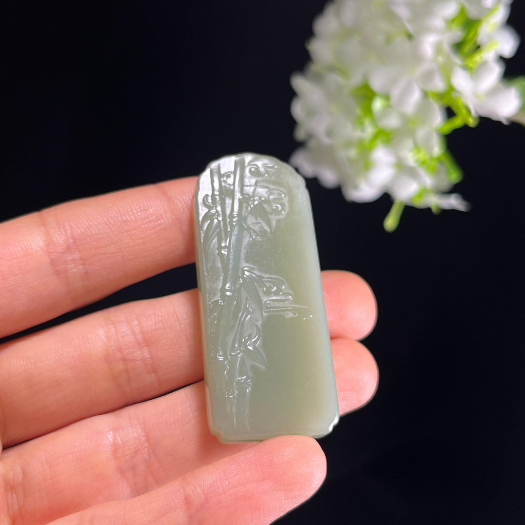 新疆天然和田玉沙枣青观音雕刻挂件（yc353781）