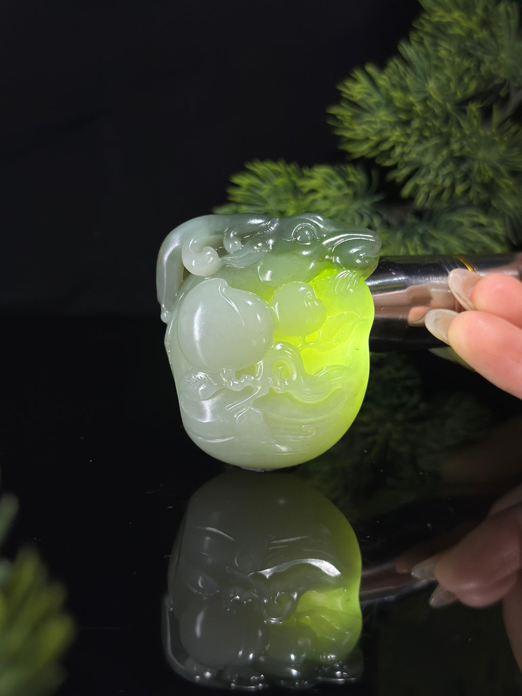 新疆和田玉青白玉籽料福禄寿灵鹿献桃精品手把件（yc489694）