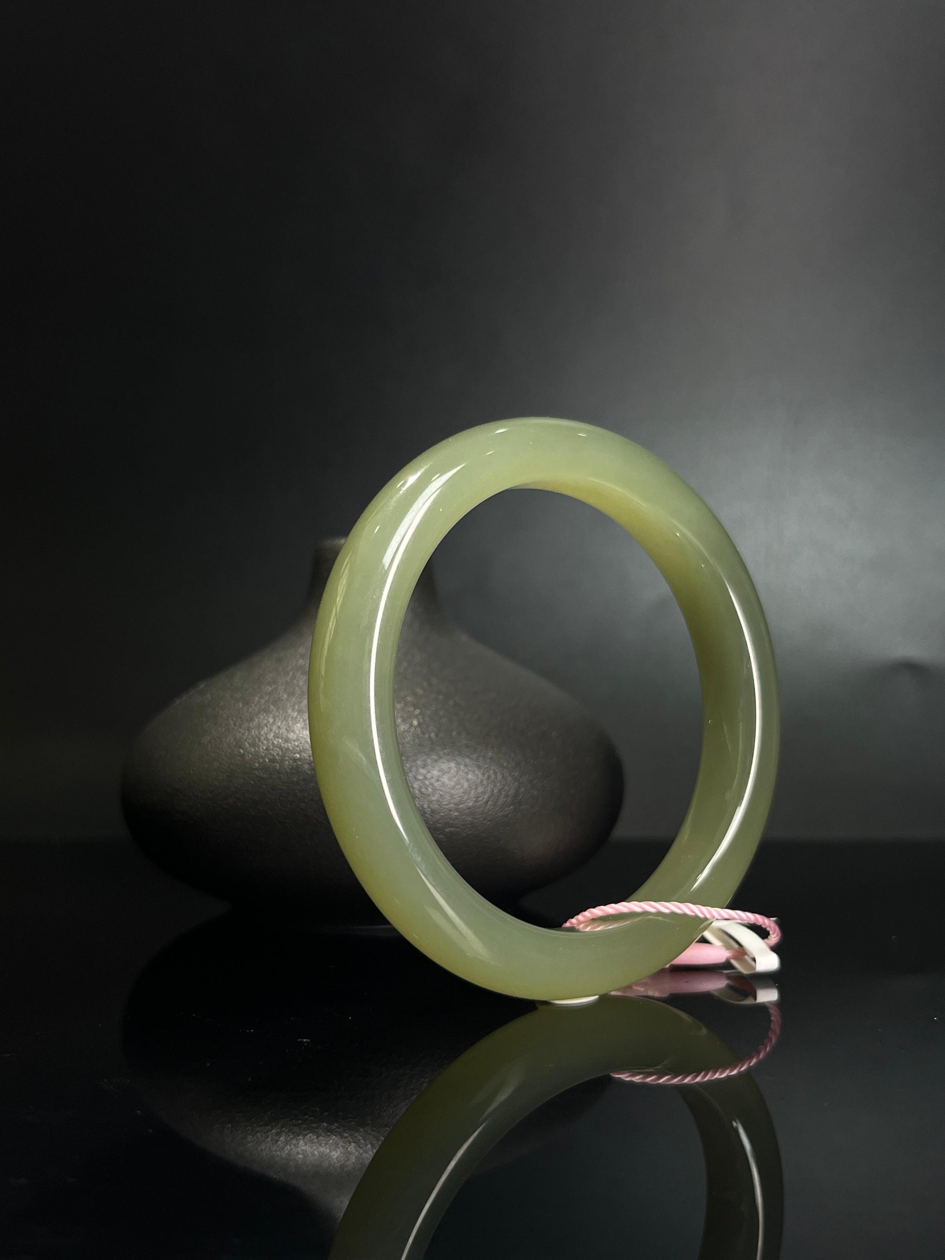 天然和田玉湖水绿手镯（yc242258）