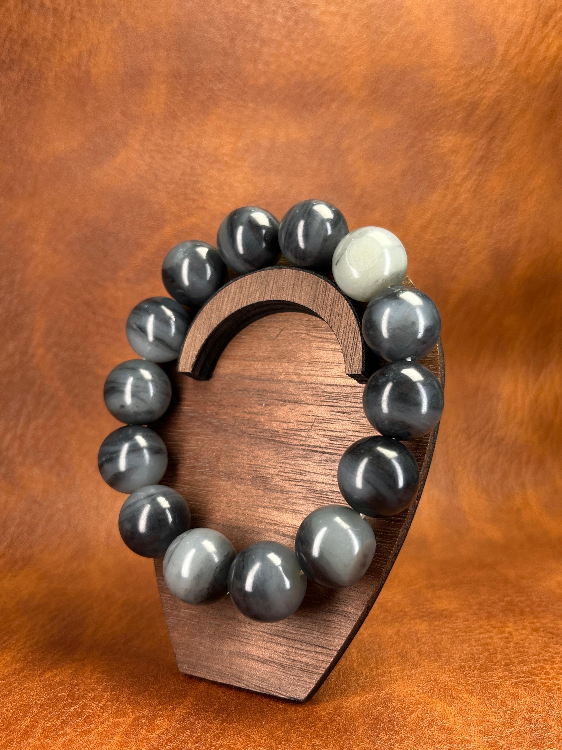 和田玉青花籽料手串（16卡）（yc222503）