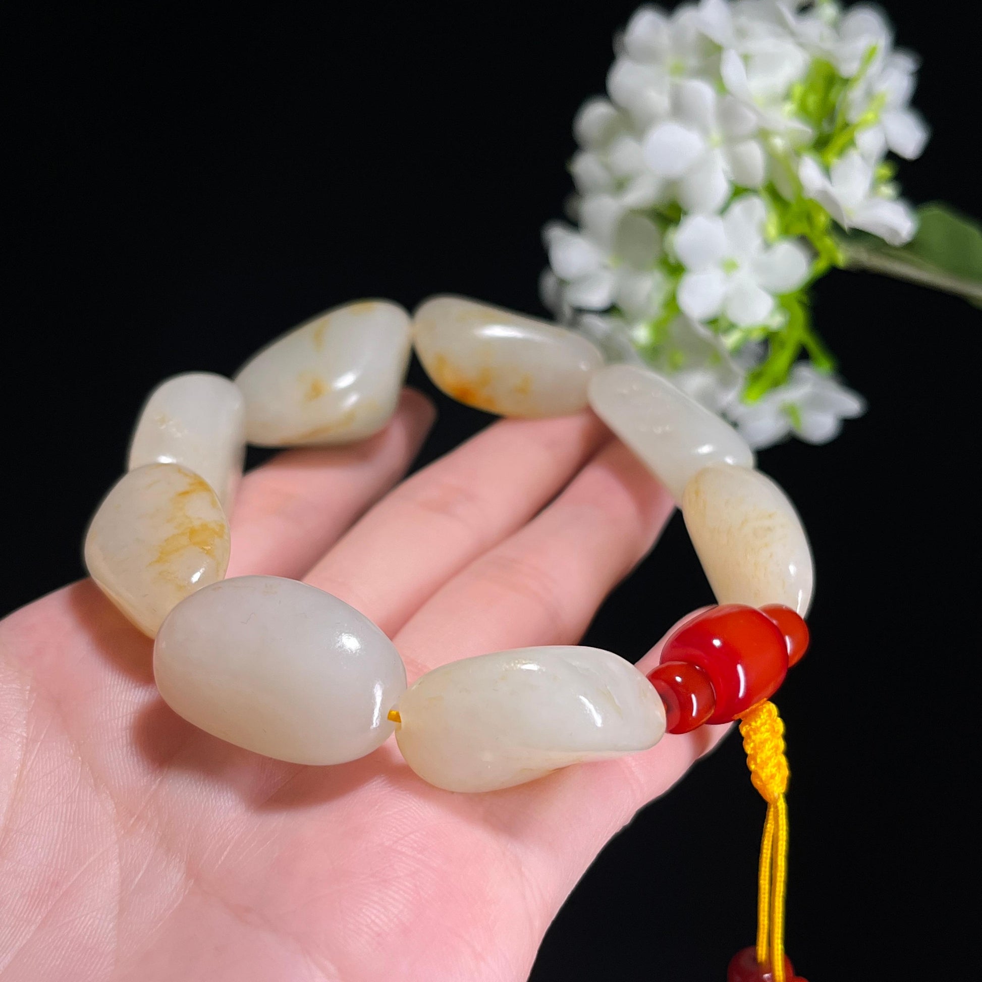 和田玉白玉洒金皮“碎金流月”籽料手串（yc310543）