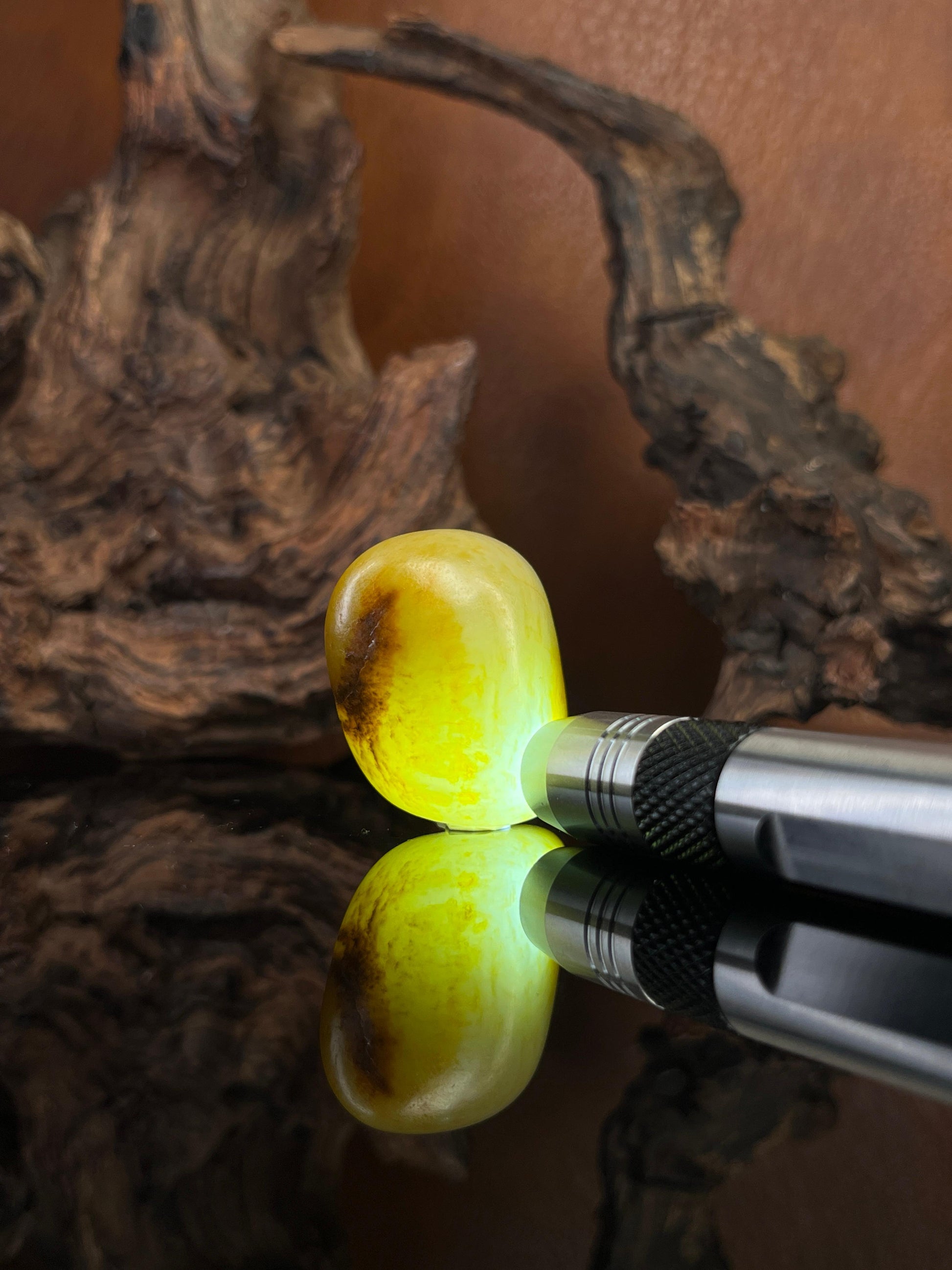 天然和田玉白玉洒金皮籽料原石吊坠（yc227473）