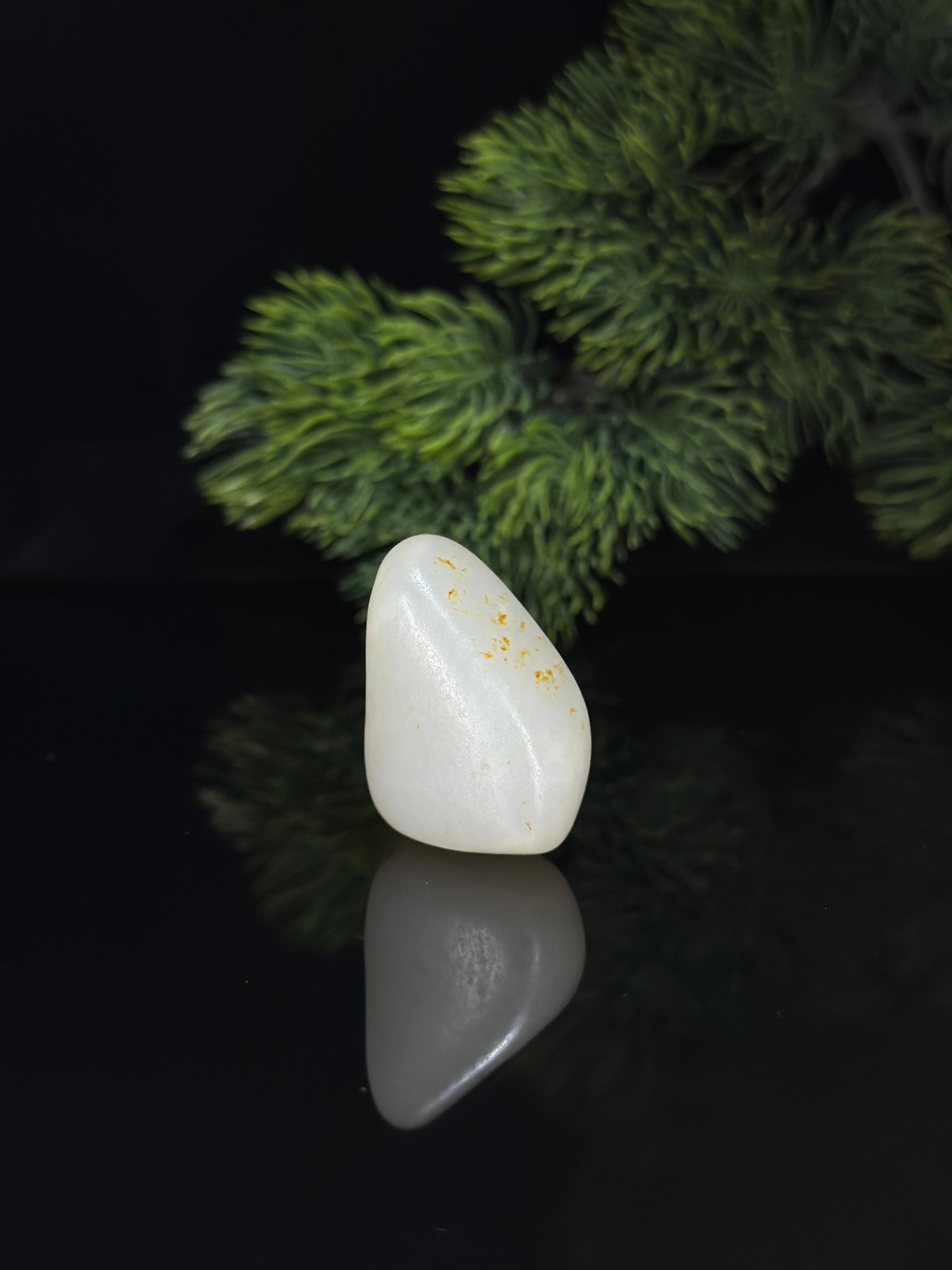 新疆和田玉白玉洒红皮挂件籽（yc536832）