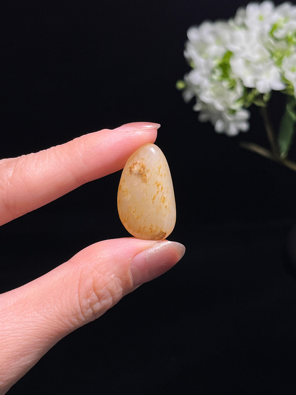 新疆和田玉洒金皮水滴型籽料原石（yc250771）