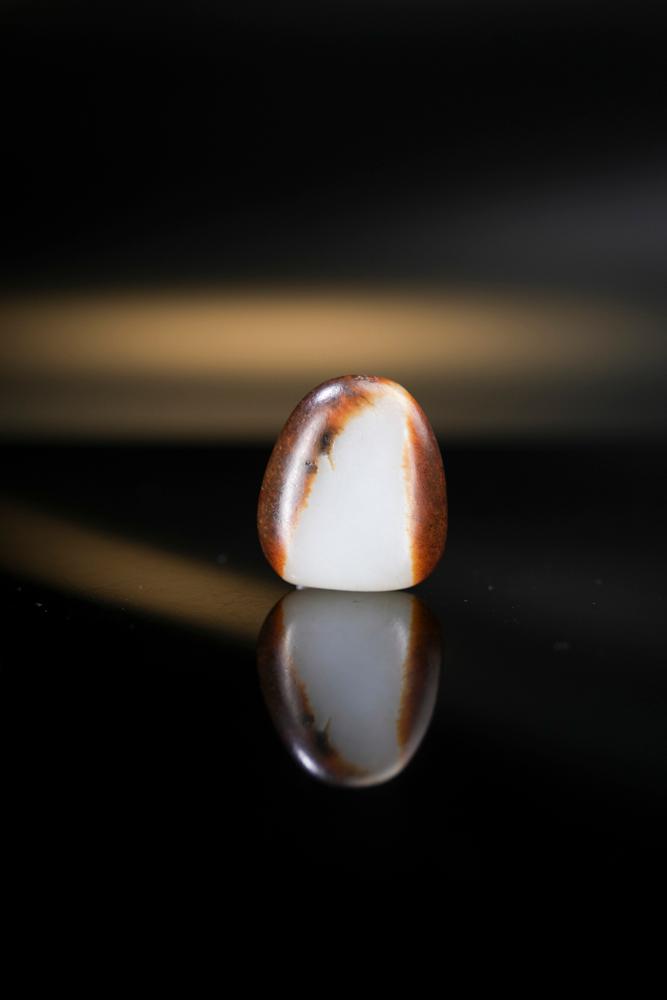 和田玉收藏级一级白双面红皮白玉籽料原石（yc259128）