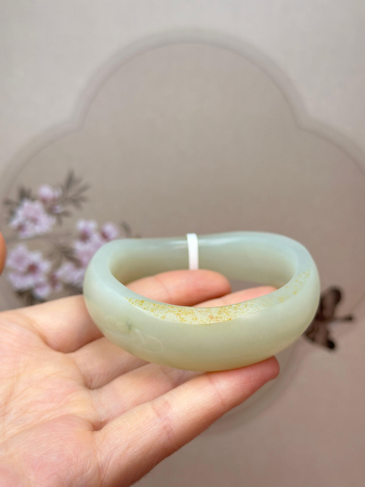 臻品新疆和田玉籽料洒金皮雕花轮胎镯（yc766058）