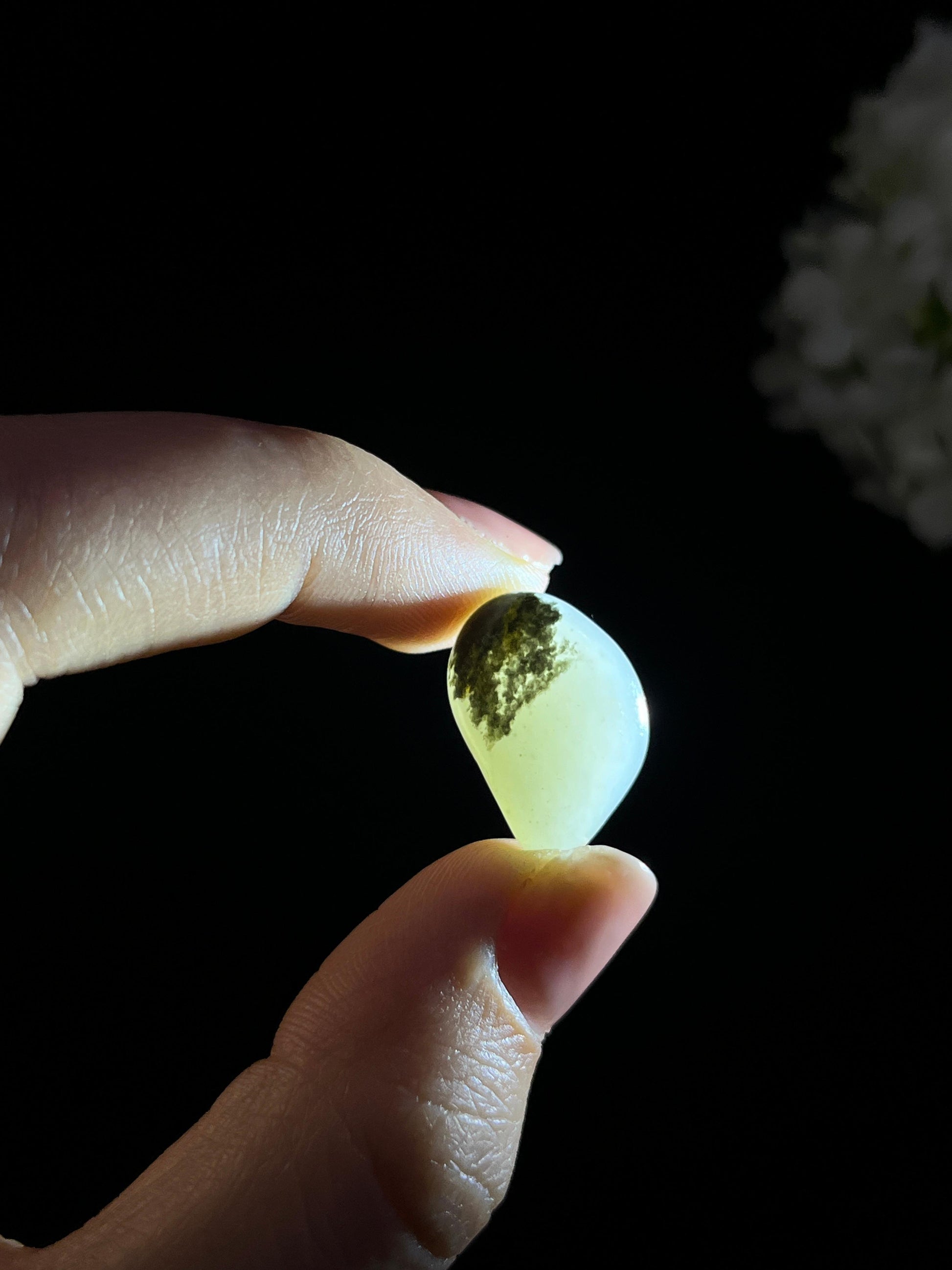 和田玉白玉聚黑皮“墨晕染玉”籽料原石（yc278740）