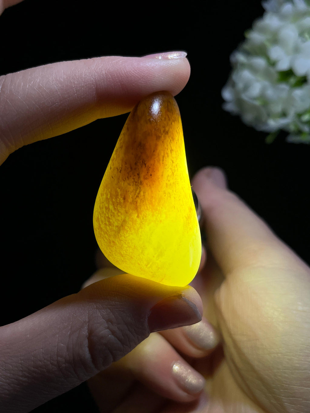 和田玉白玉聚红皮洒金皮籽料原石（yc264596）