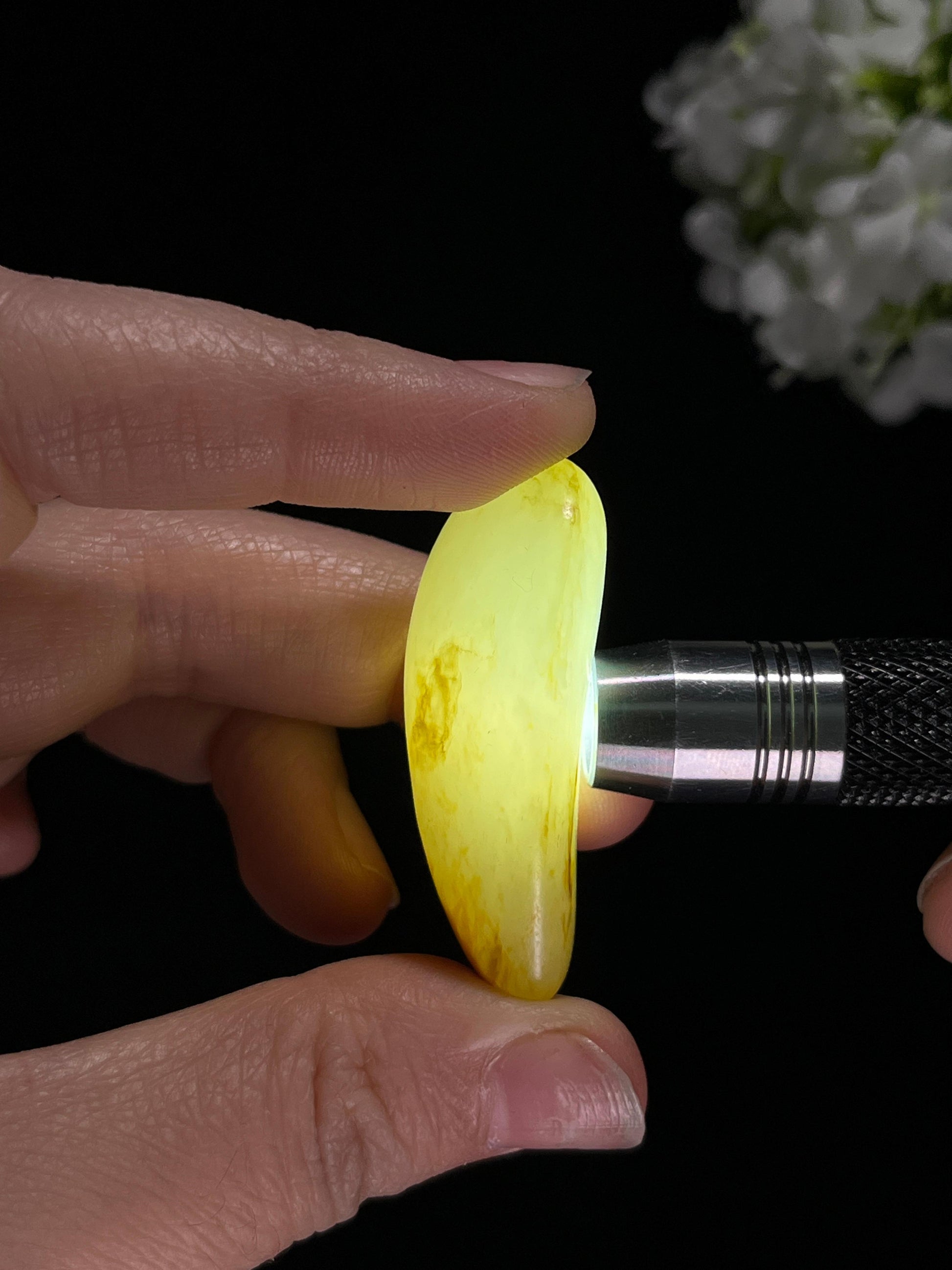 新疆和田白玉红沁油皮挂件籽料原石（yc255437）