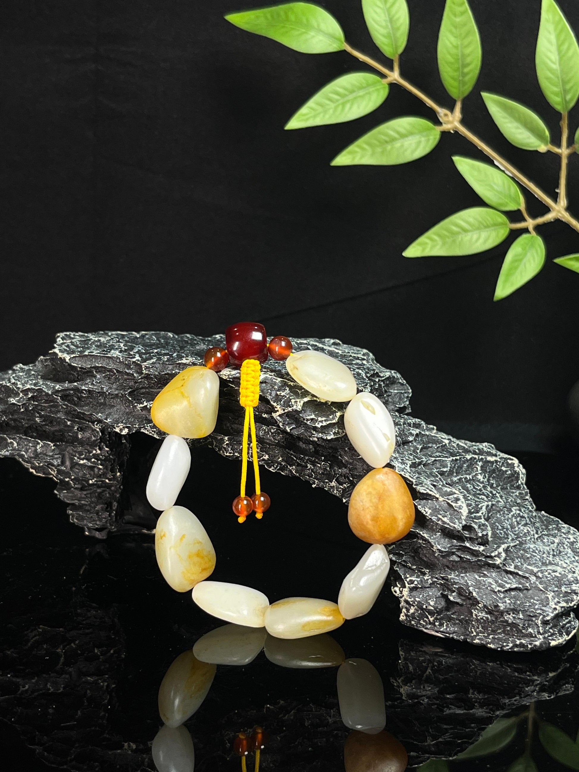 新疆天然和田玉籽料原石手串（yc230367）