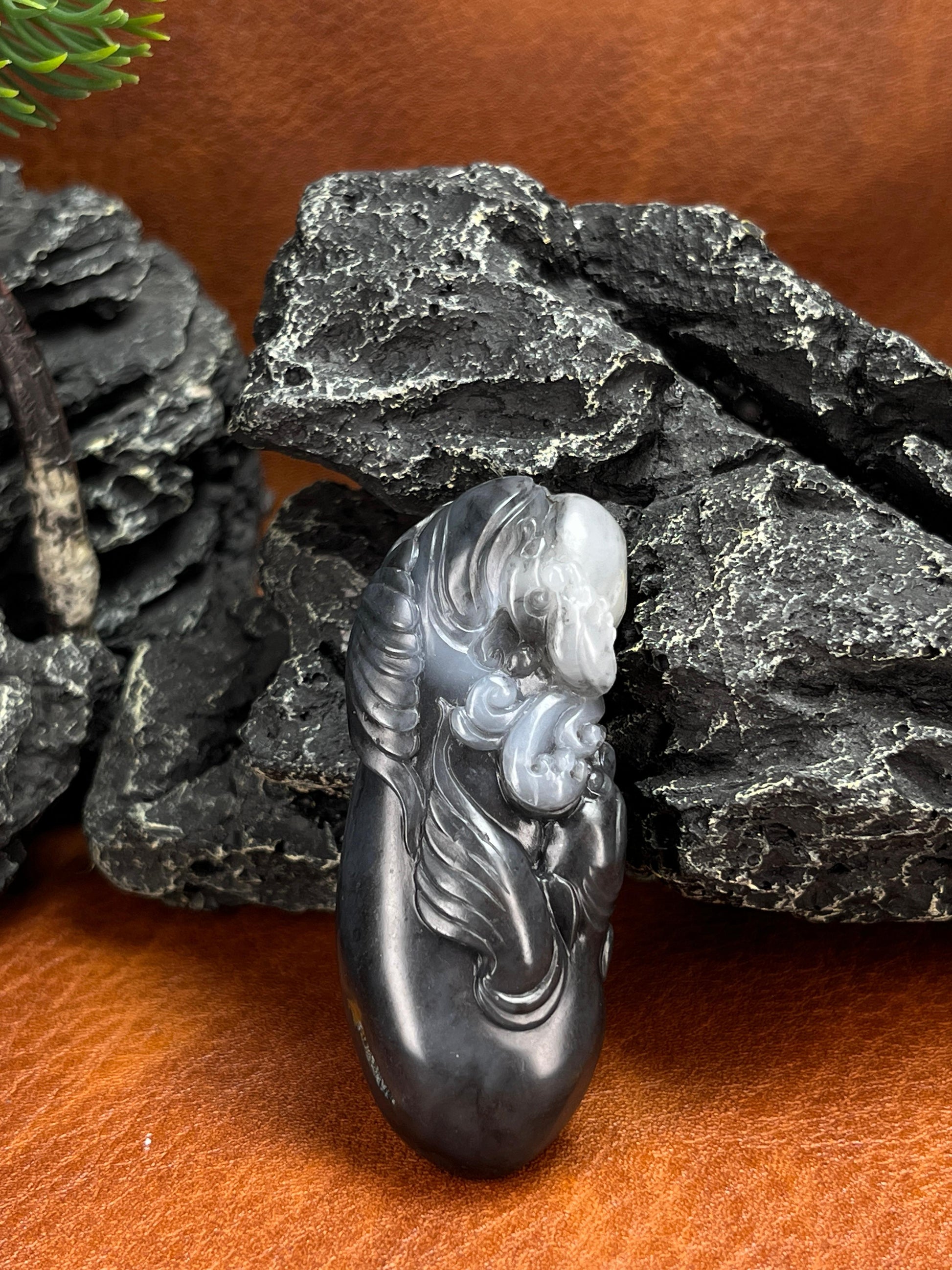 和田玉青花籽料貔貅雕刻挂件（yc222766）