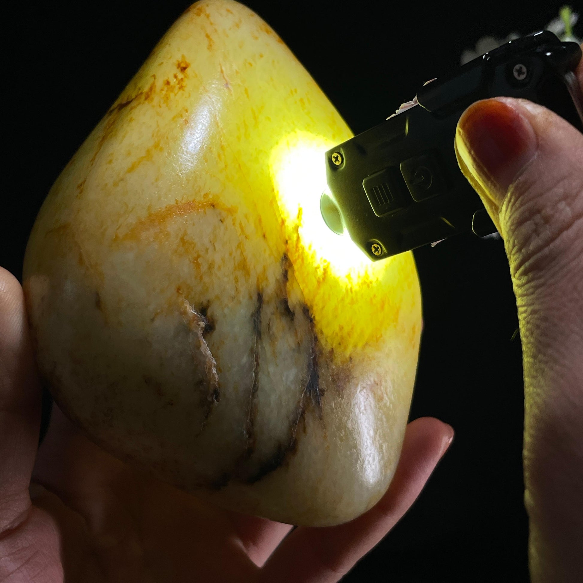 和田玉白玉“霜汀金织”洒金洒红皮籽料（yc387536）