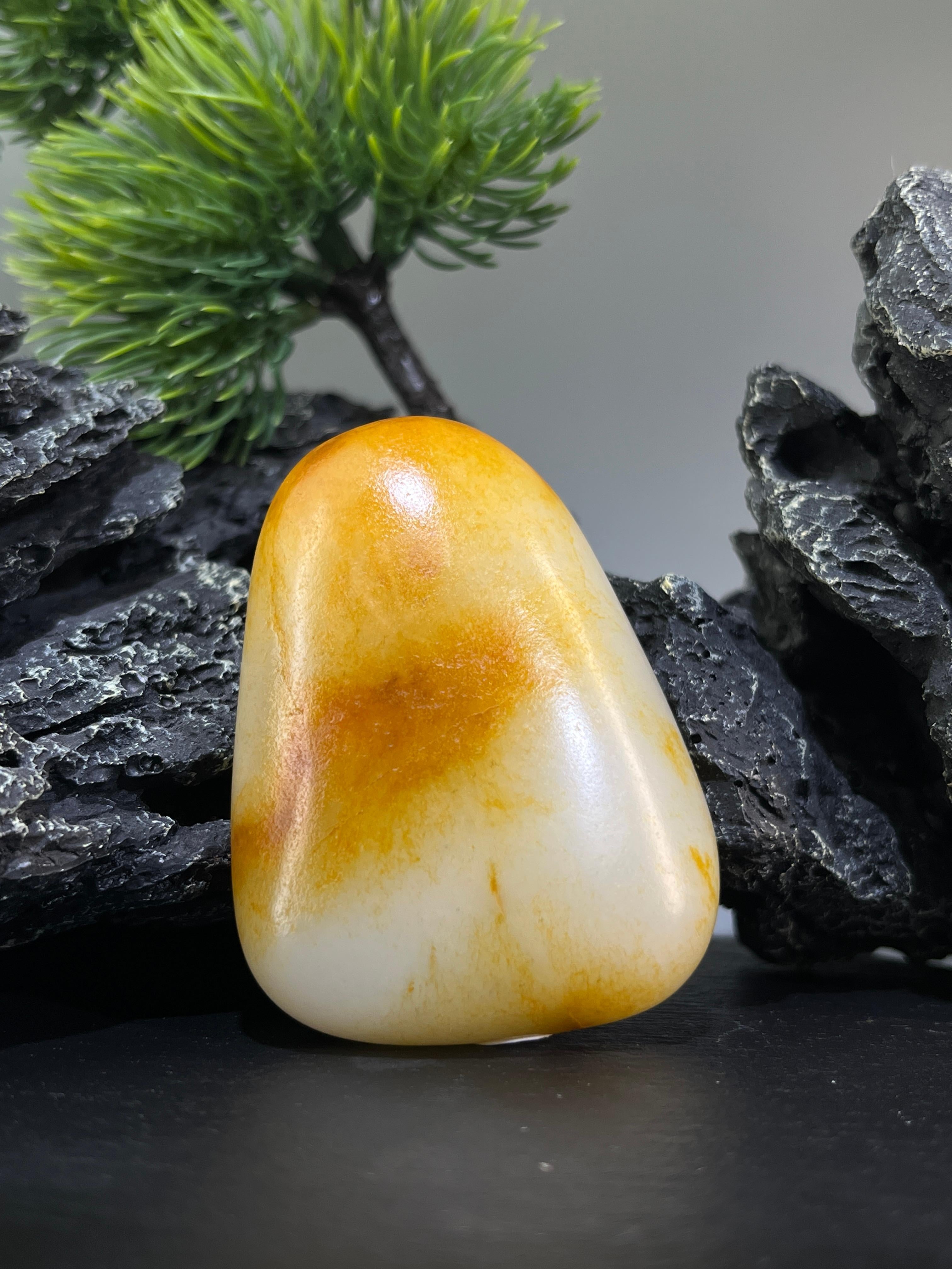 新疆和田玉聚红黄皮籽料原石手把件（yc226844） – 添福玉器