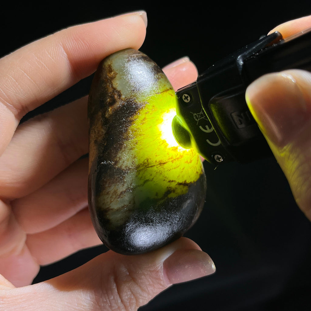 和田玉青玉聚黑皮“烟林云雾”籽料原石（yc295730）