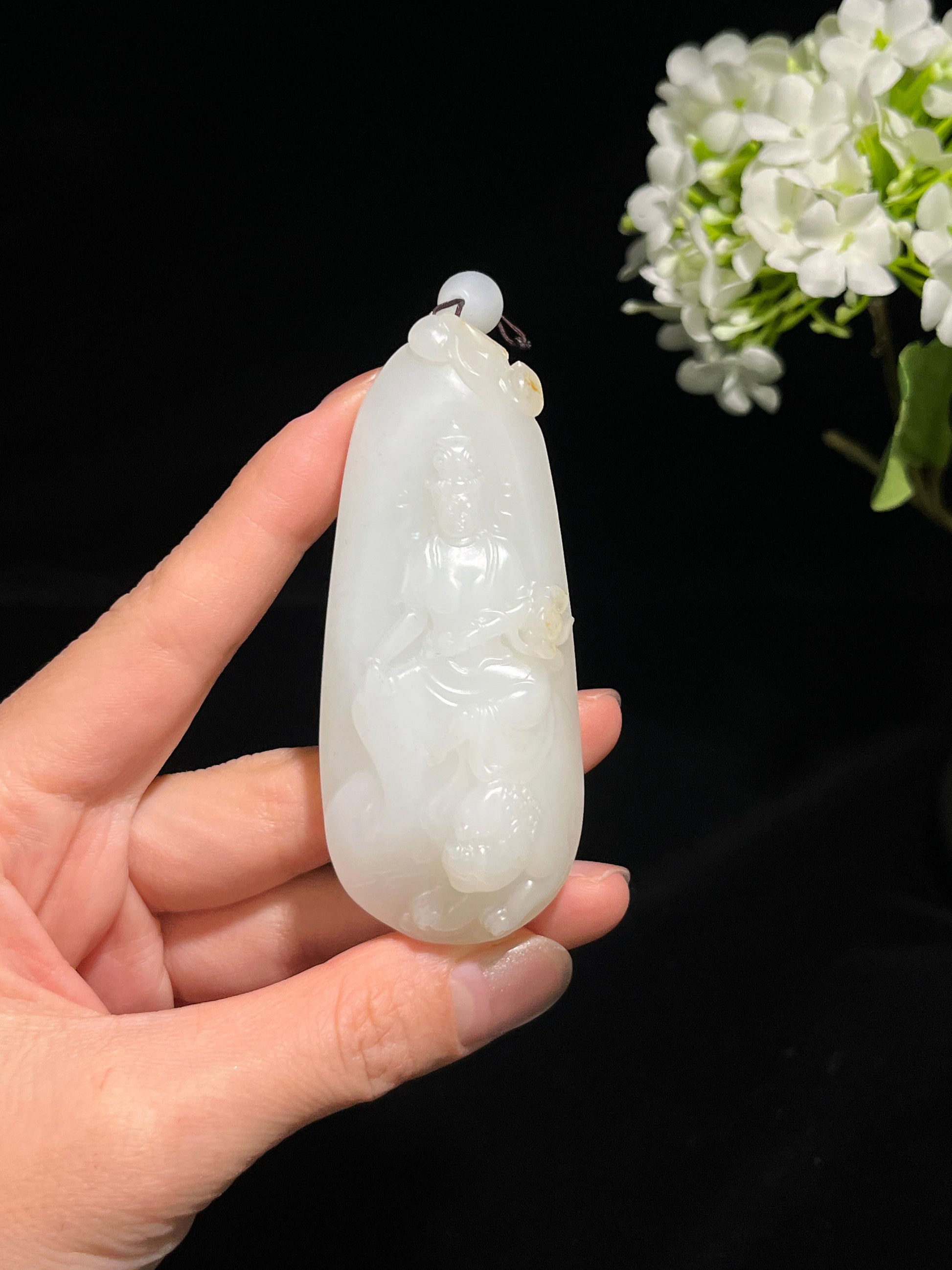 和田玉籽料雕刻“文殊菩萨”带洒金皮挂件（yc250454）