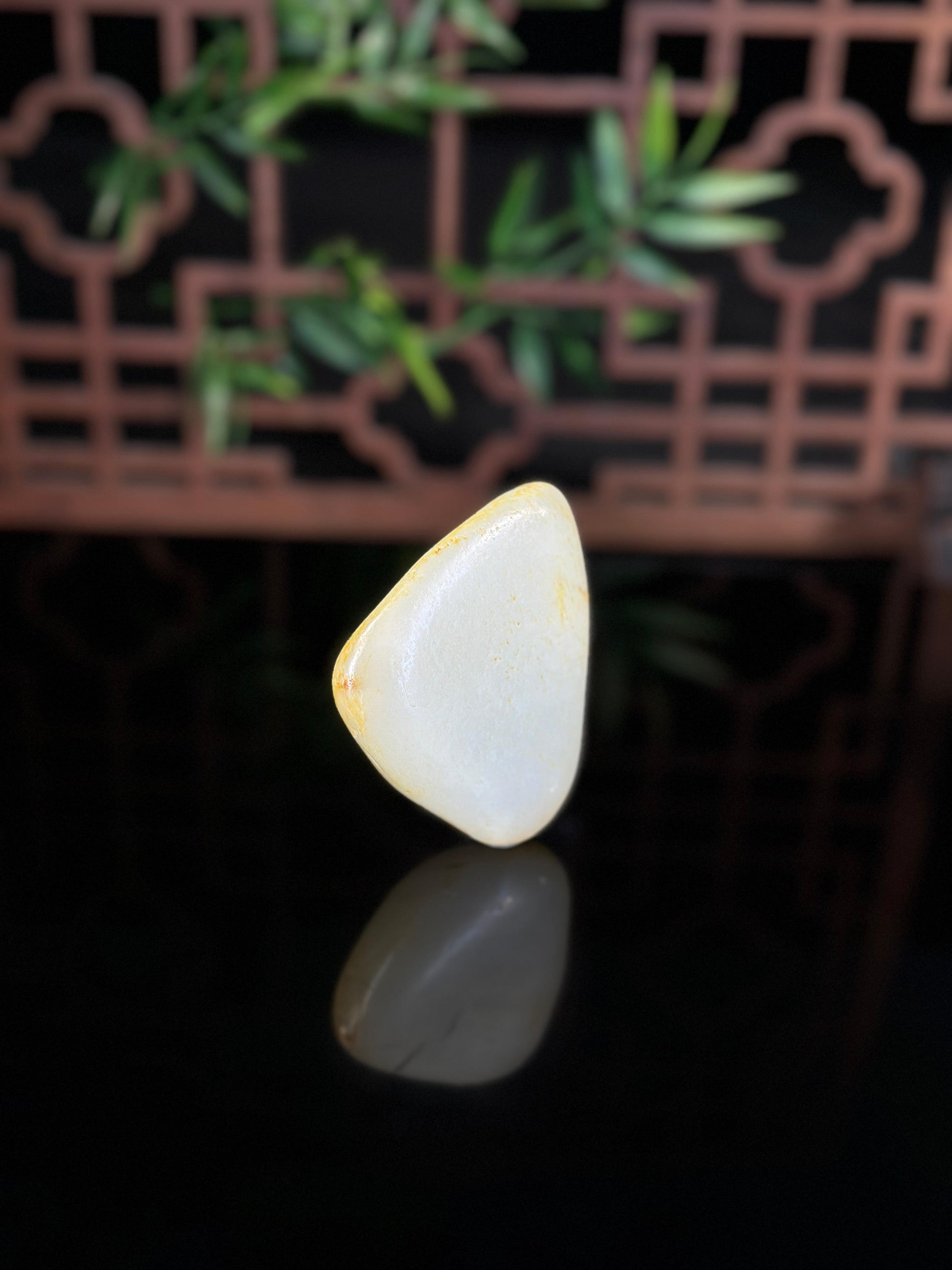 新疆和田玉白玉洒金皮精品籽料把件（yc477532）