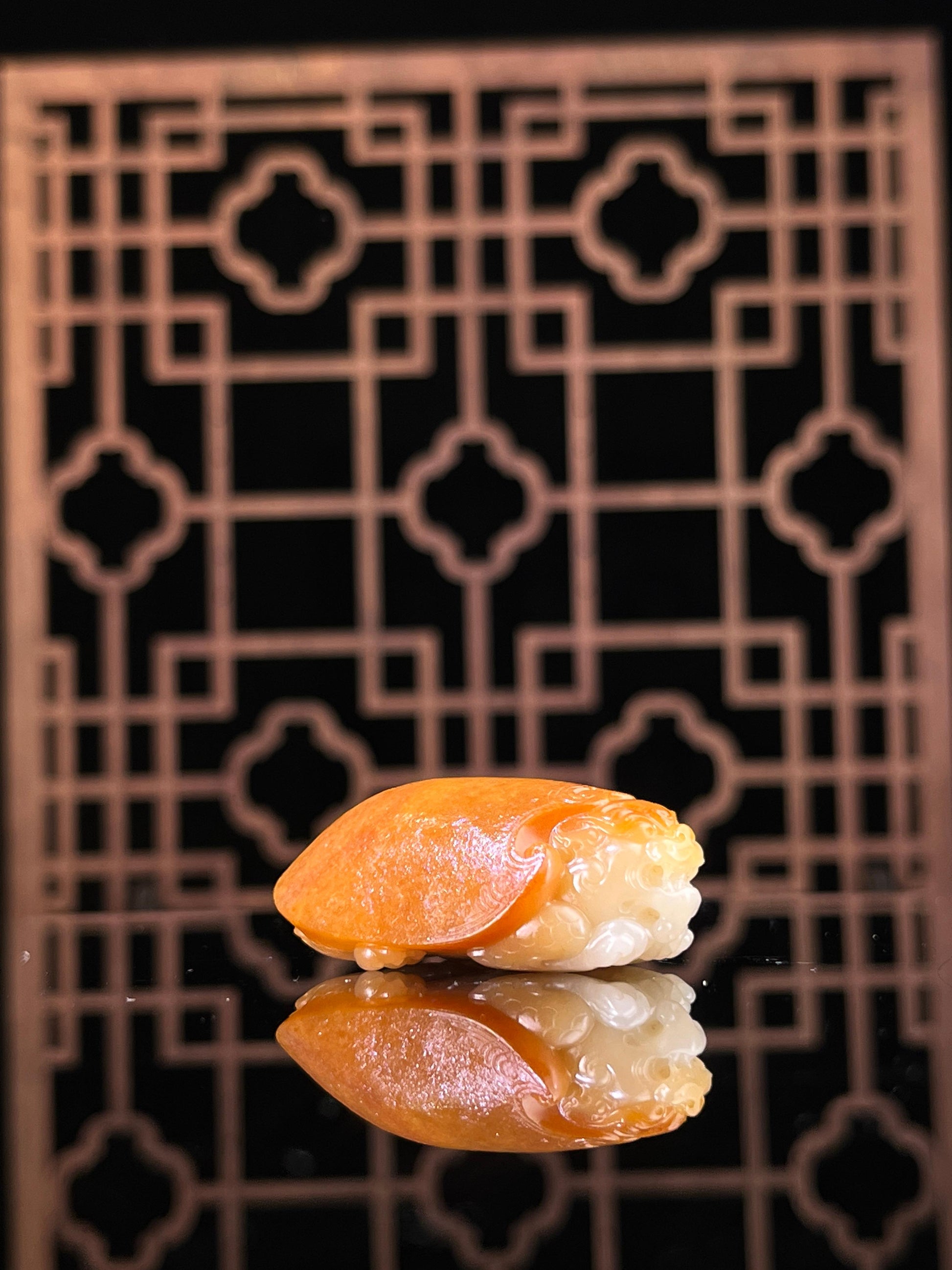 新疆和田玉天然籽料红皮白肉龙龟挂件（yc232315）