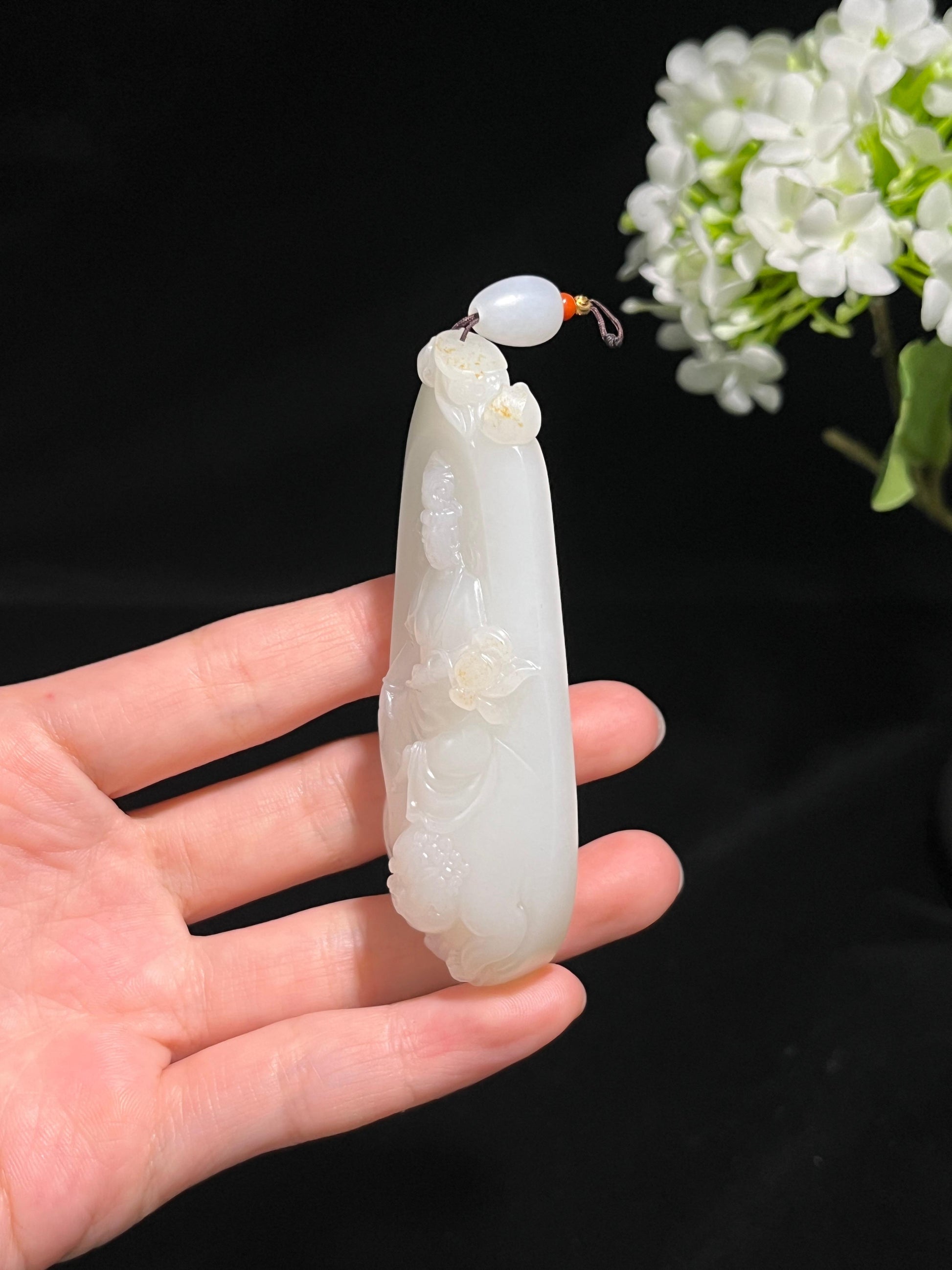 和田玉籽料雕刻“文殊菩萨”带洒金皮挂件（yc250454）