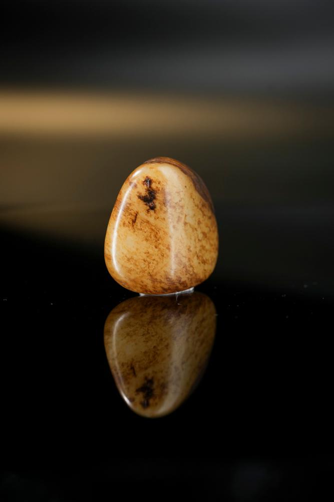 新疆天然和田玉籽料原石洒金皮挂件（yc253507）