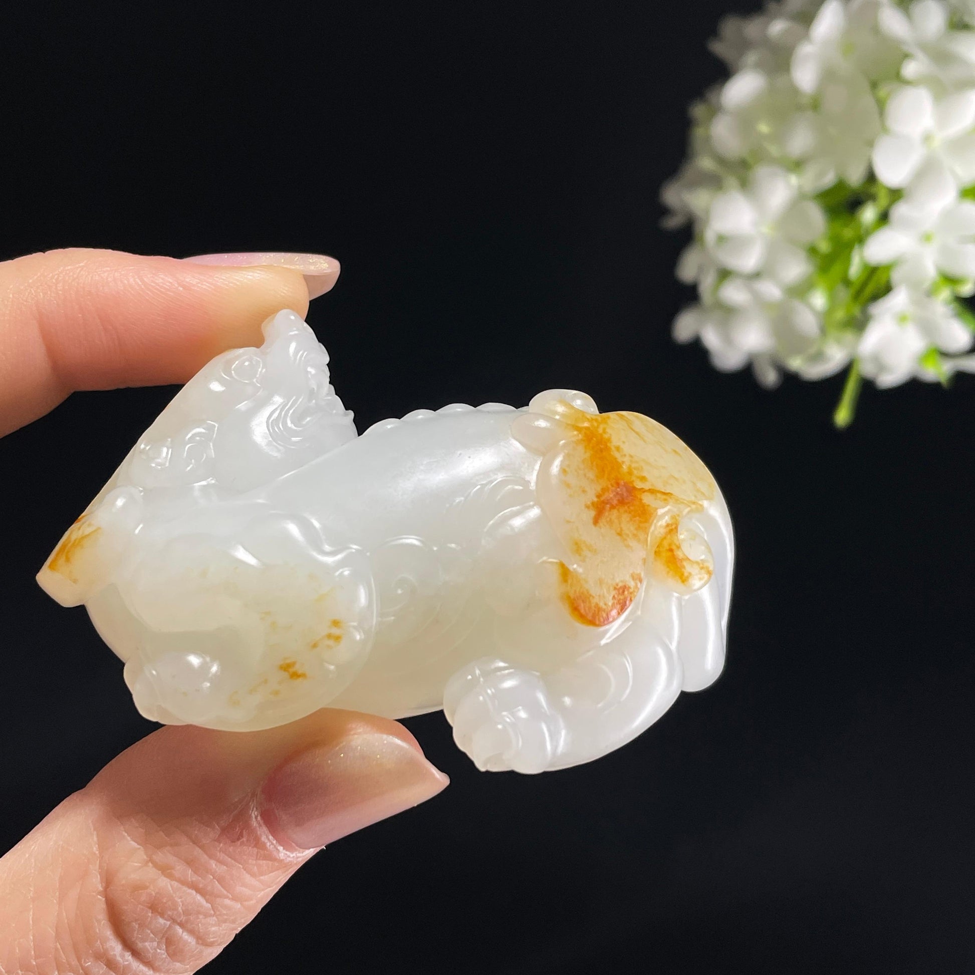 和田玉白玉红皮“赤貅纳福”籽料貔貅雕刻（yc355890）