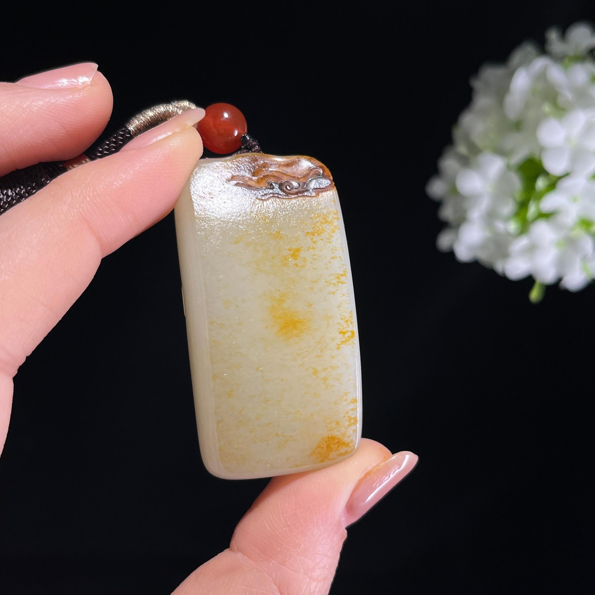 和田玉白玉洒金皮聚红皮籽料无事牌（yc372636）