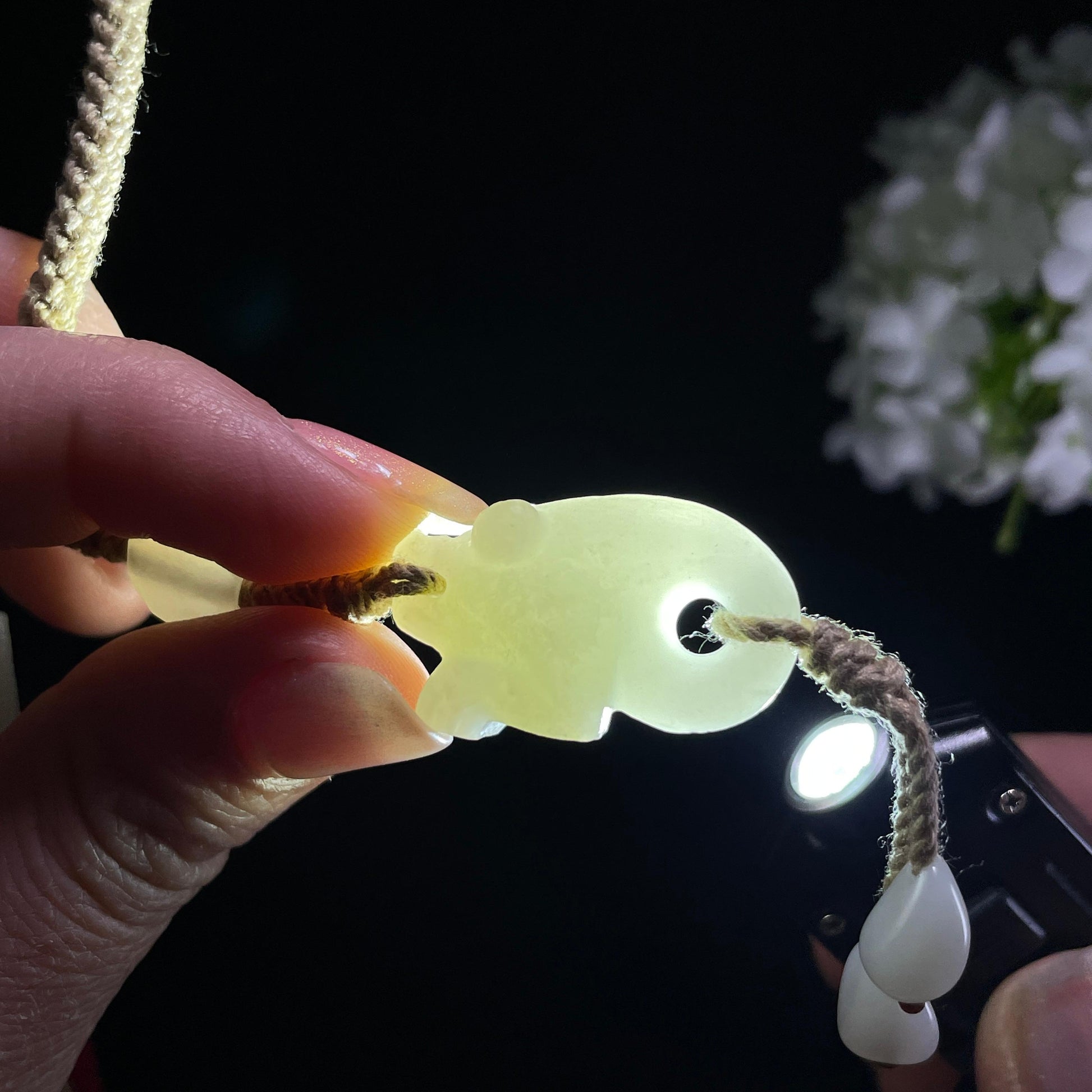 新疆天然和田玉白玉仿古玉猪龙雕刻挂件（yc360362）