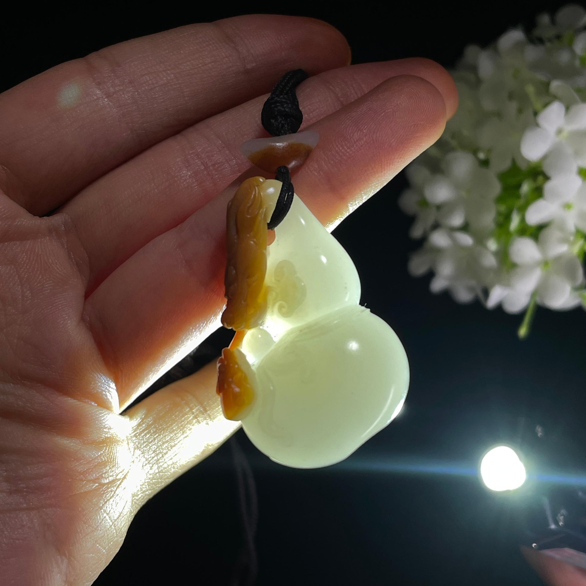 和田玉白玉红皮籽料葫芦（福禄）龙纹挂件（yc384178）