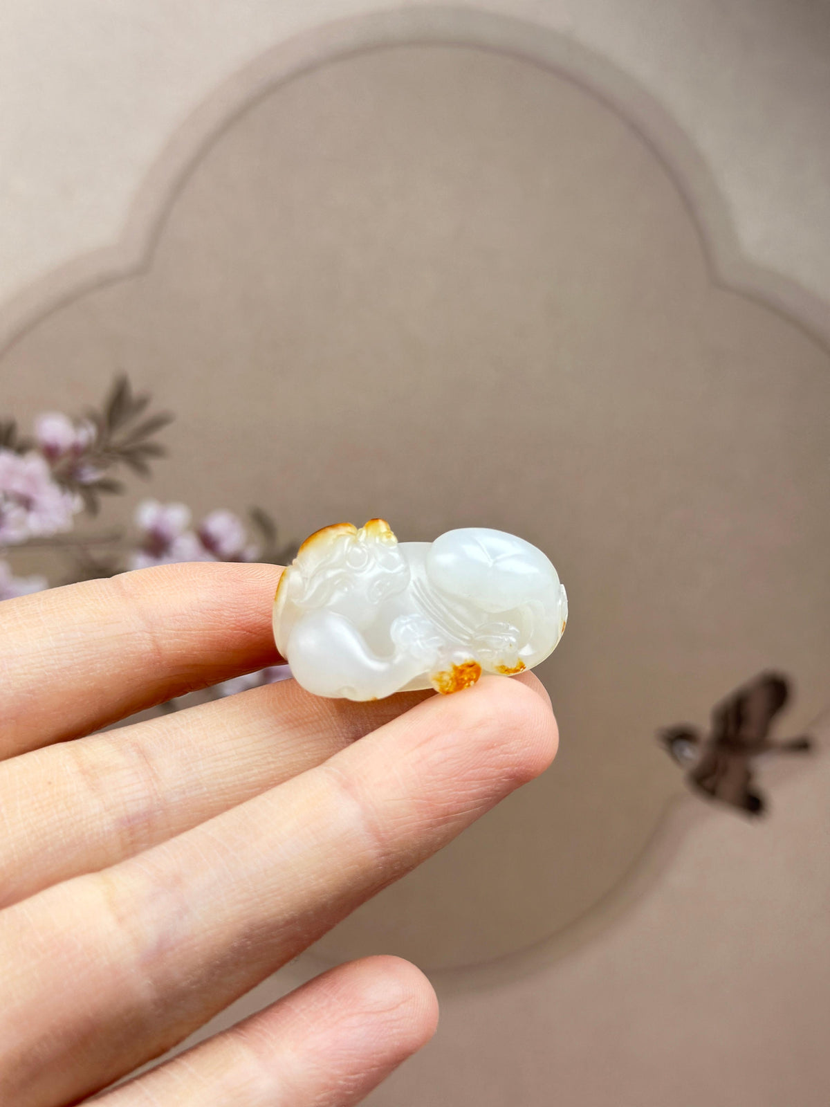 珍品新疆和田玉红皮白肉貔貅籽料挂件（yc766128）