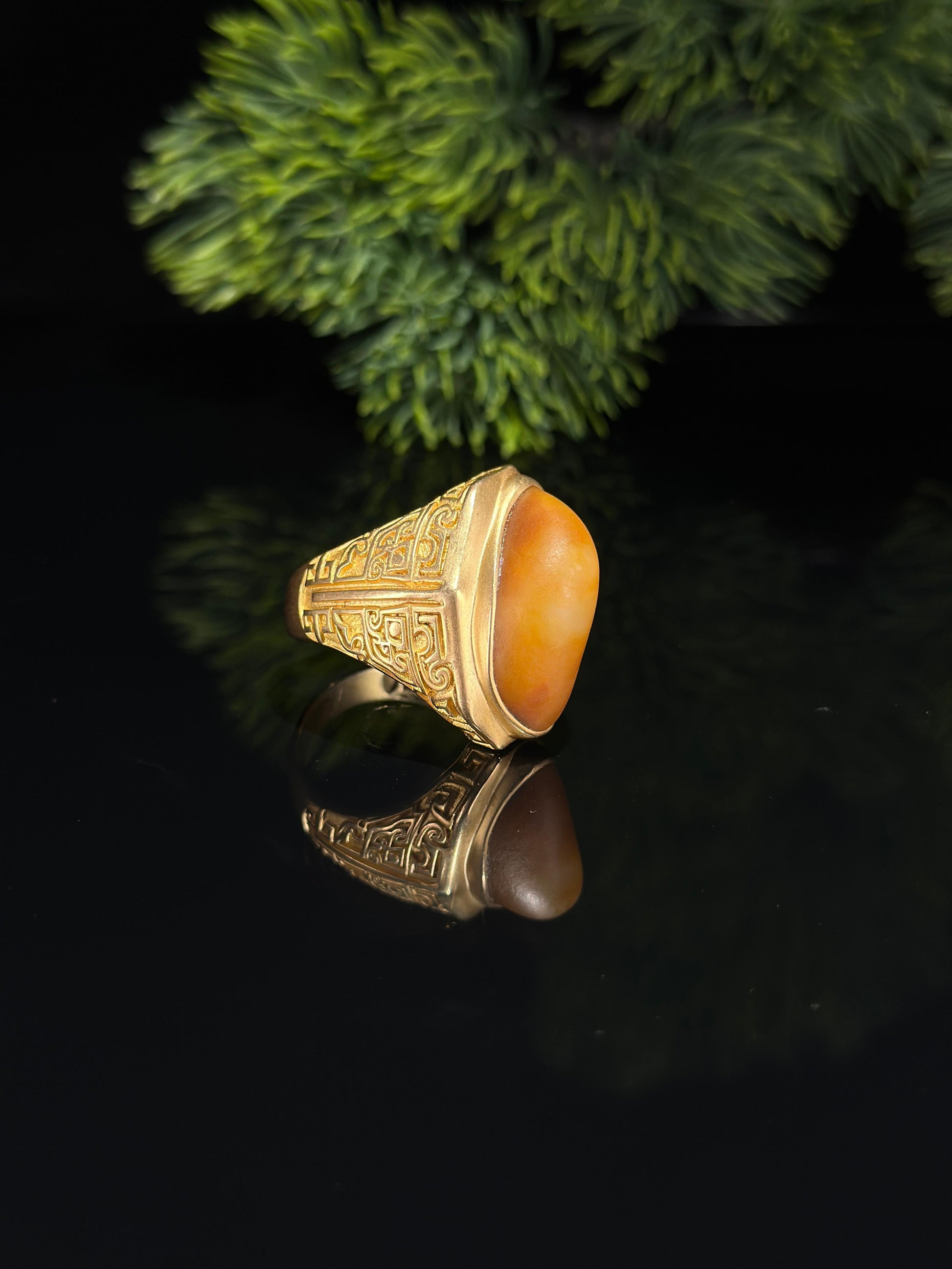 新疆和田玉珍品 18K 金镶黄沁籽料戒指（yc696902）
