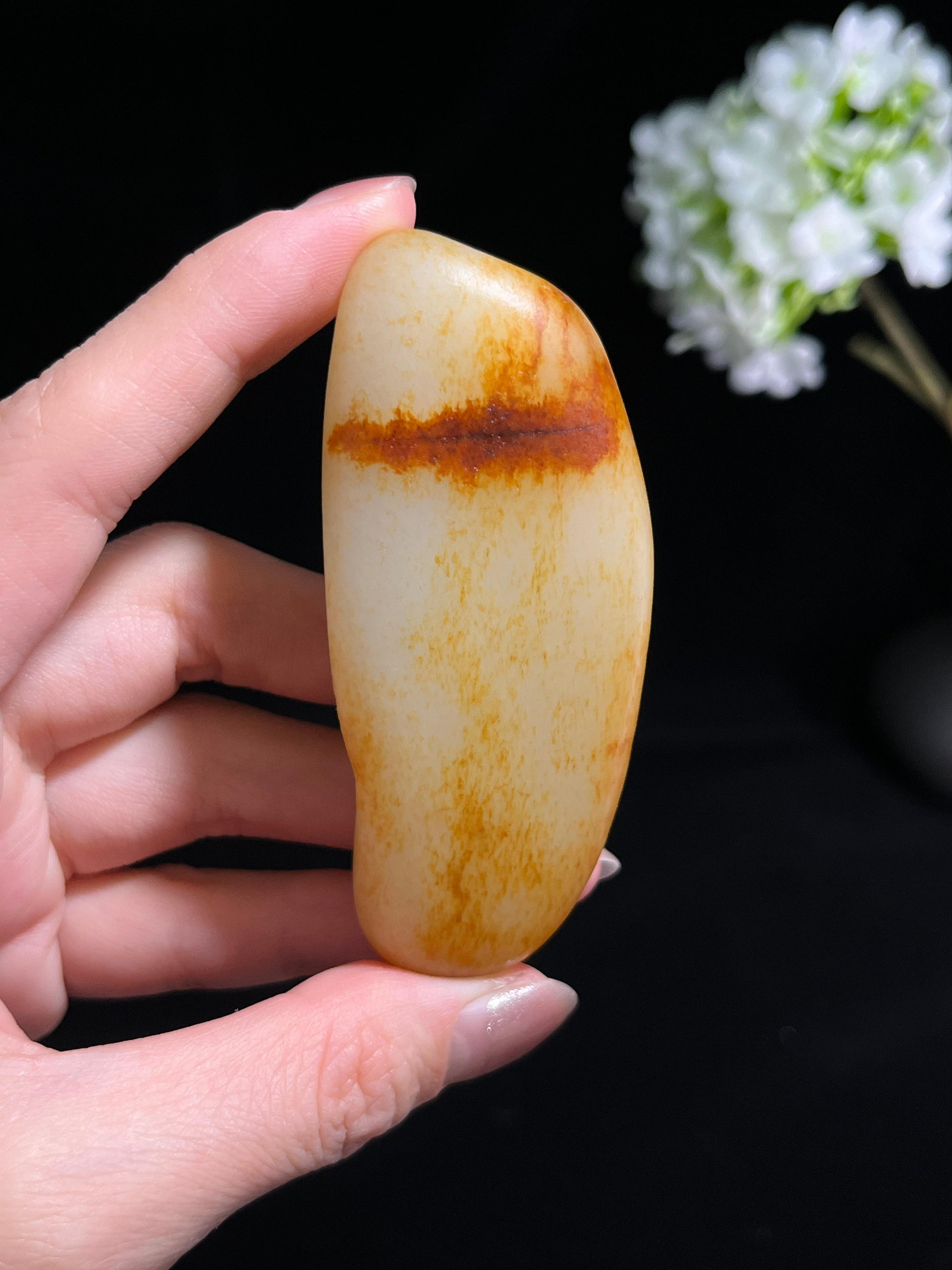 新疆和田玉一级白洒金皮籽料原石手把件（yc244859）