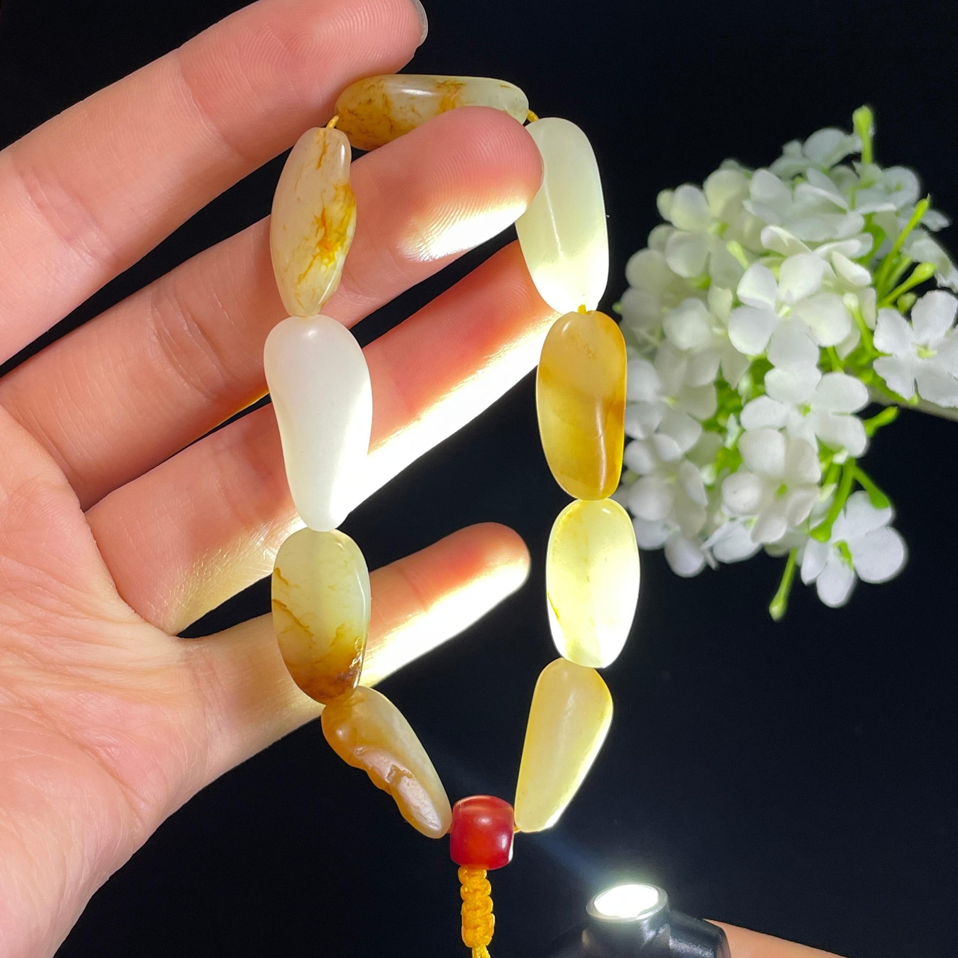 和田玉白玉青白玉红皮洒金皮原籽手串（9颗）（yc419147）