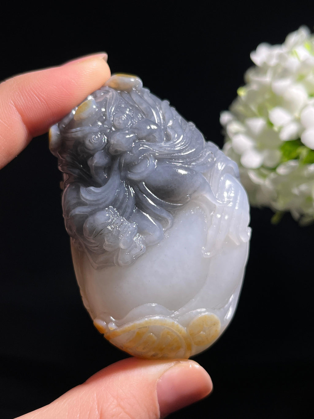 和田玉青花“貔貅抱福”雕刻手把件（yc275935）