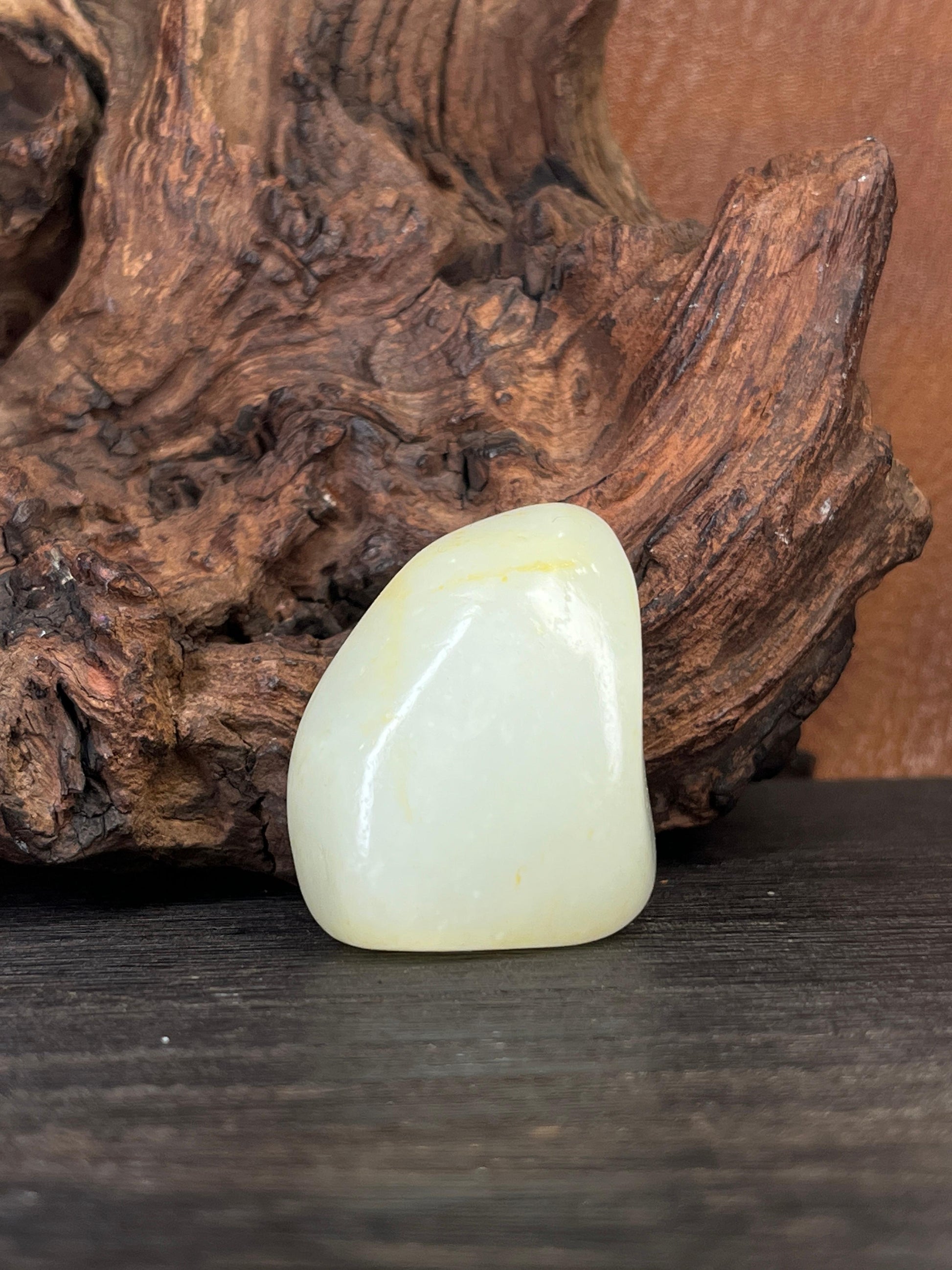 新疆和田玉白玉洒金皮籽料原石挂件（yc227803）