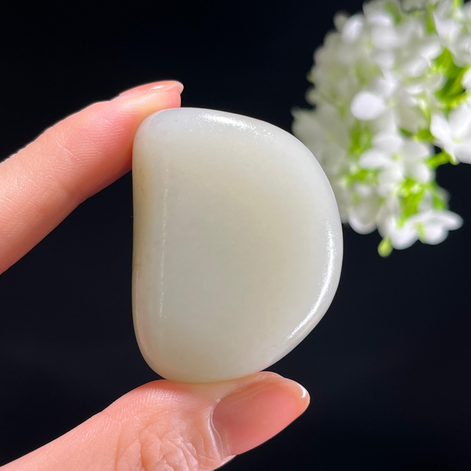 和田玉白玉“云崖积雪”黑红皮籽料（yc345794）