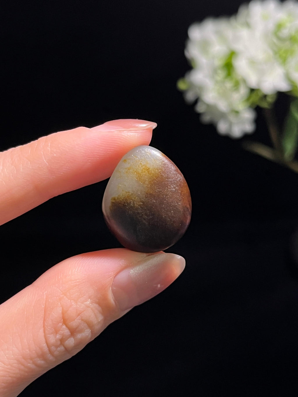 新疆和田玉聚黑皮“墨韵聚边”籽料原石（yc250747）