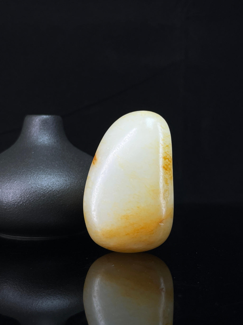 新疆和田玉一级白意境红皮洒金籽料原石手把件（yc244837）