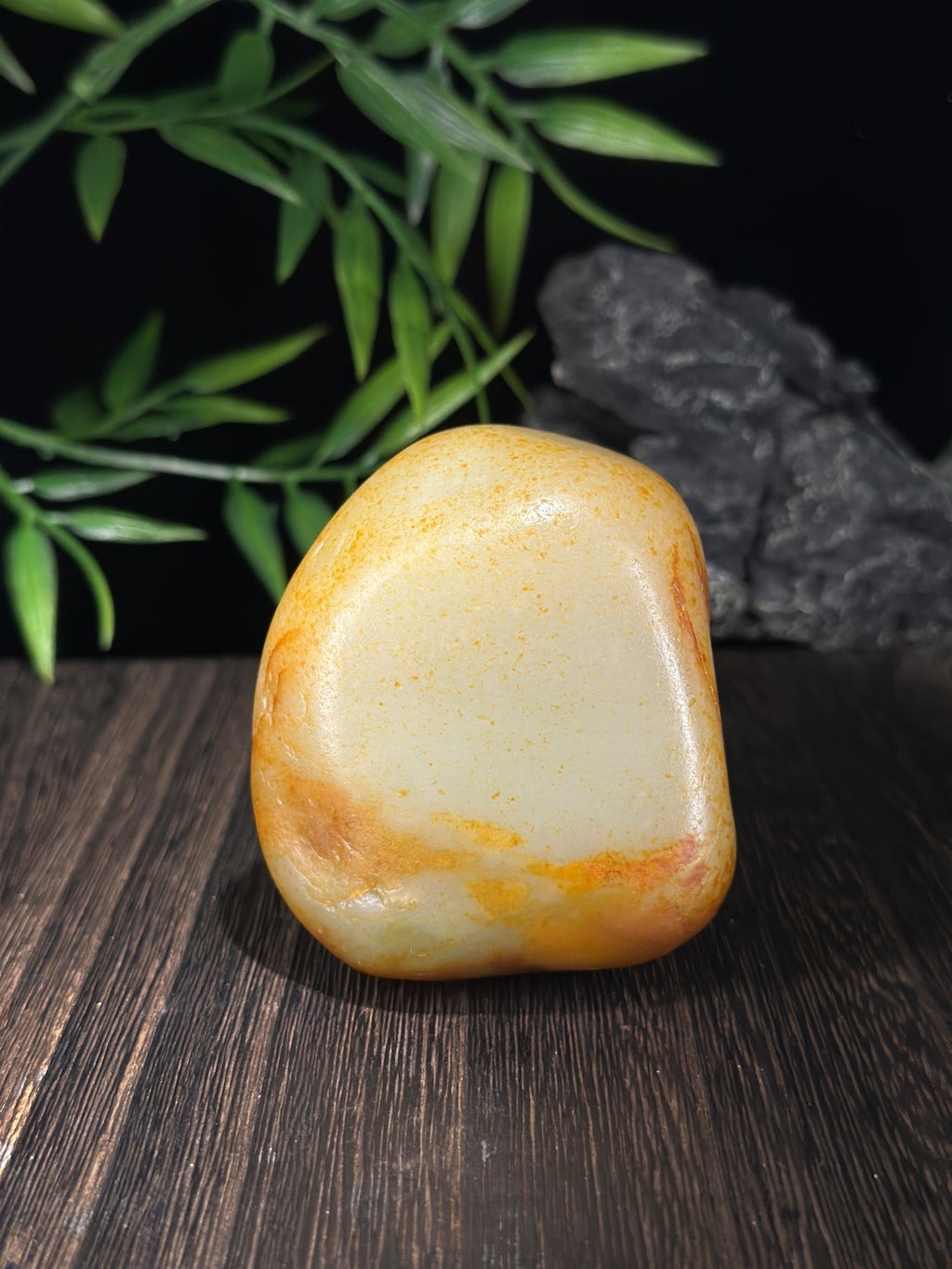 新疆和田玉珍品洒金皮洒红皮籽料小摆件（yc714331）