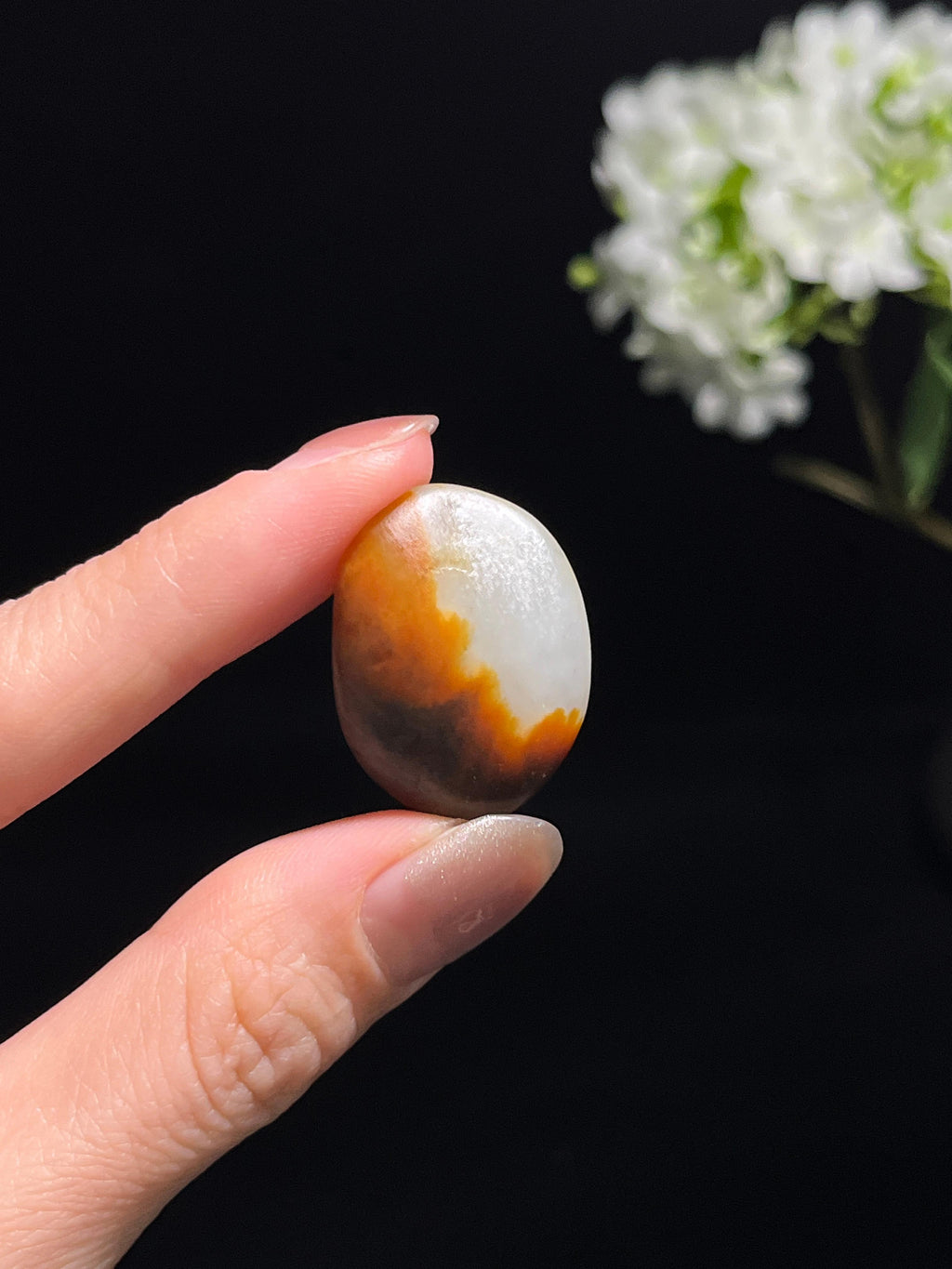 新疆和田玉聚黑红皮籽料原石（yc250768）