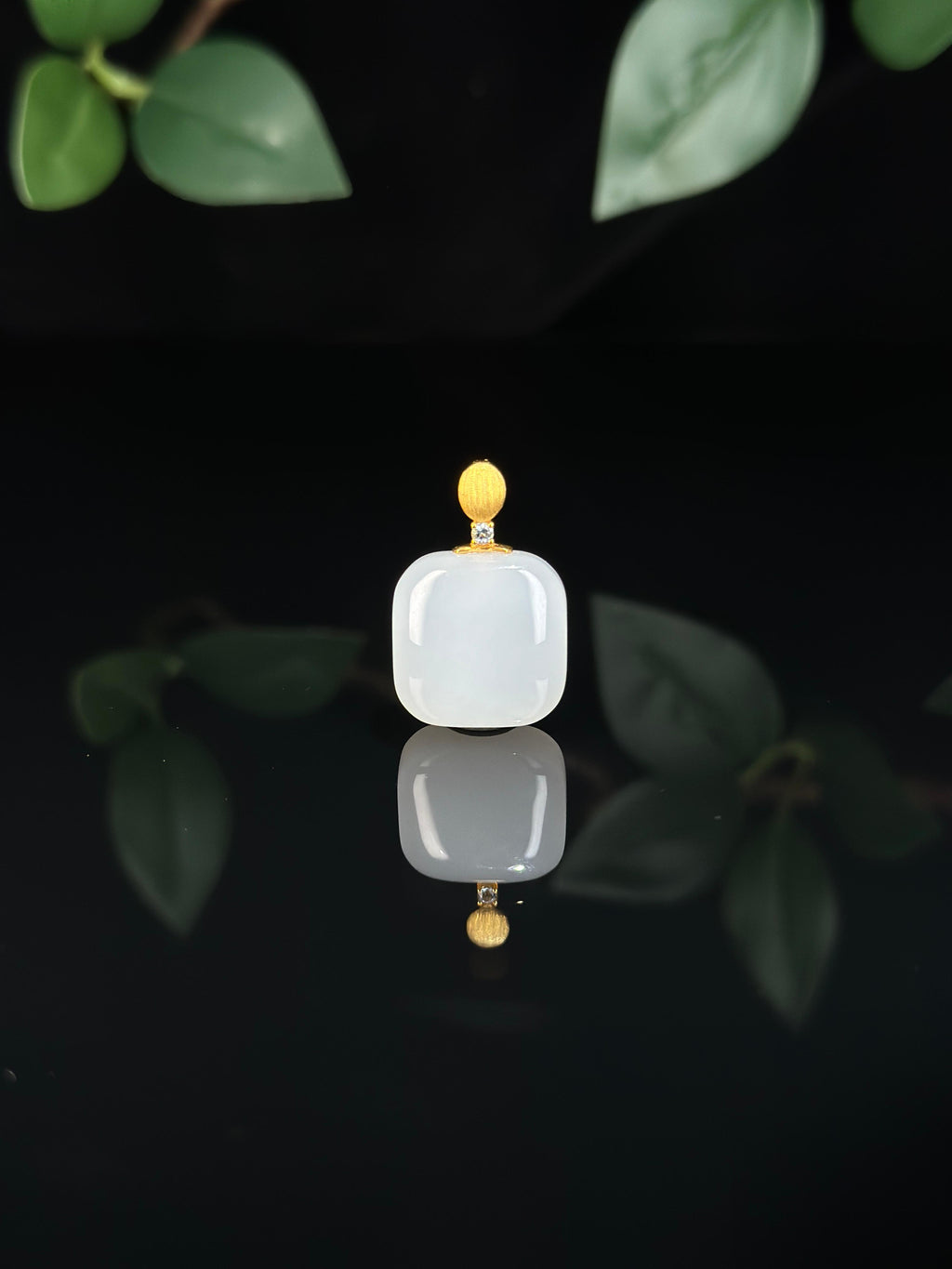 中秋特惠，18K金和田玉白玉方形吊坠（yc734666）