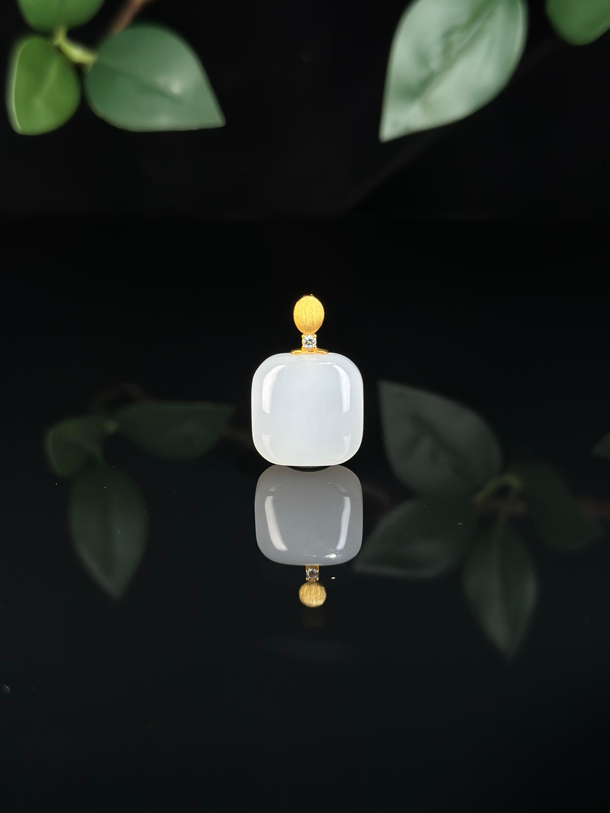 中秋特惠，18K金和田玉白玉方形吊坠（yc734666）