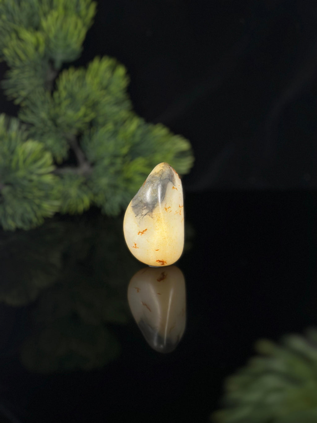 新疆和田玉白玉带青花青花洒金洒红皮特色籽料挂件（yc474026）