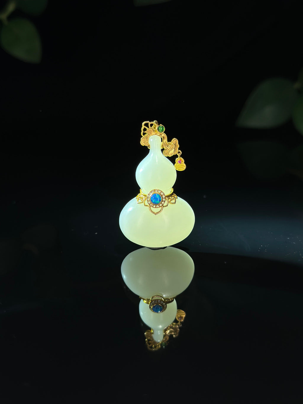 精品和田玉 18K 金镶白玉葫芦吊坠（yc740337）