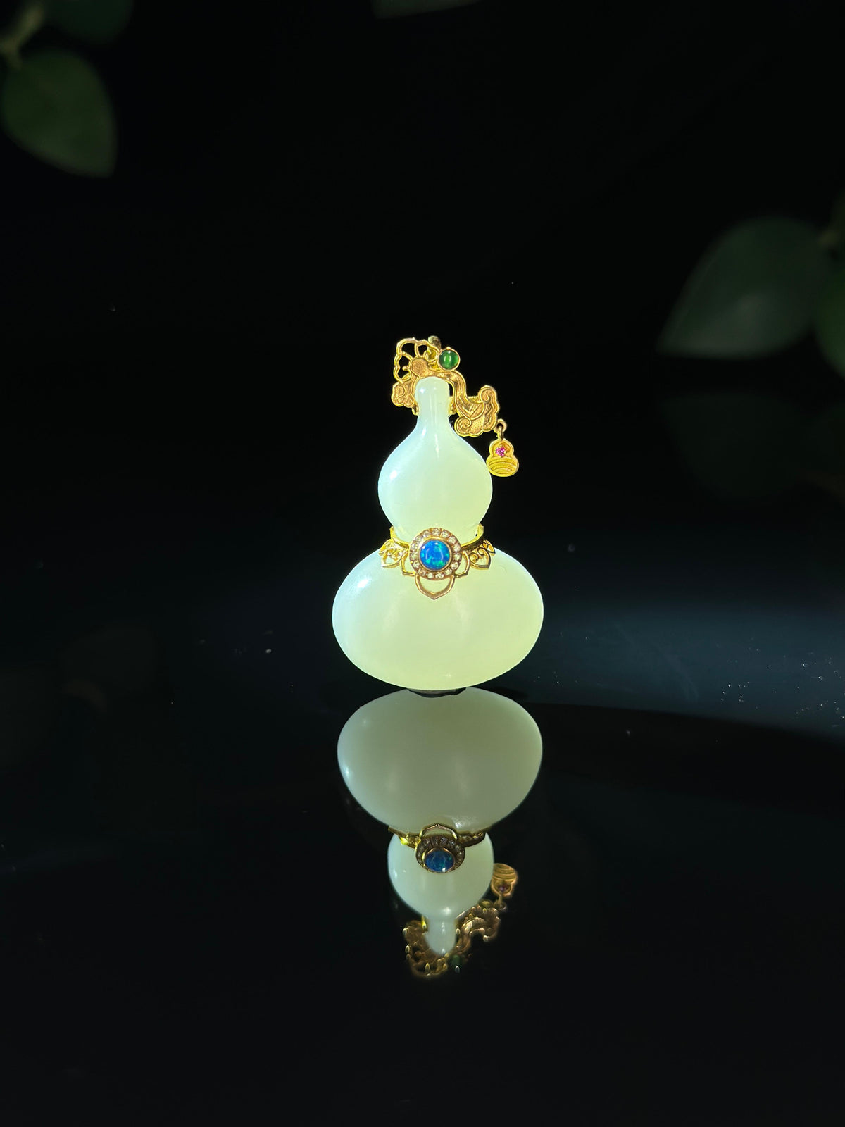 精品和田玉 18K 金镶白玉葫芦吊坠（yc740337）