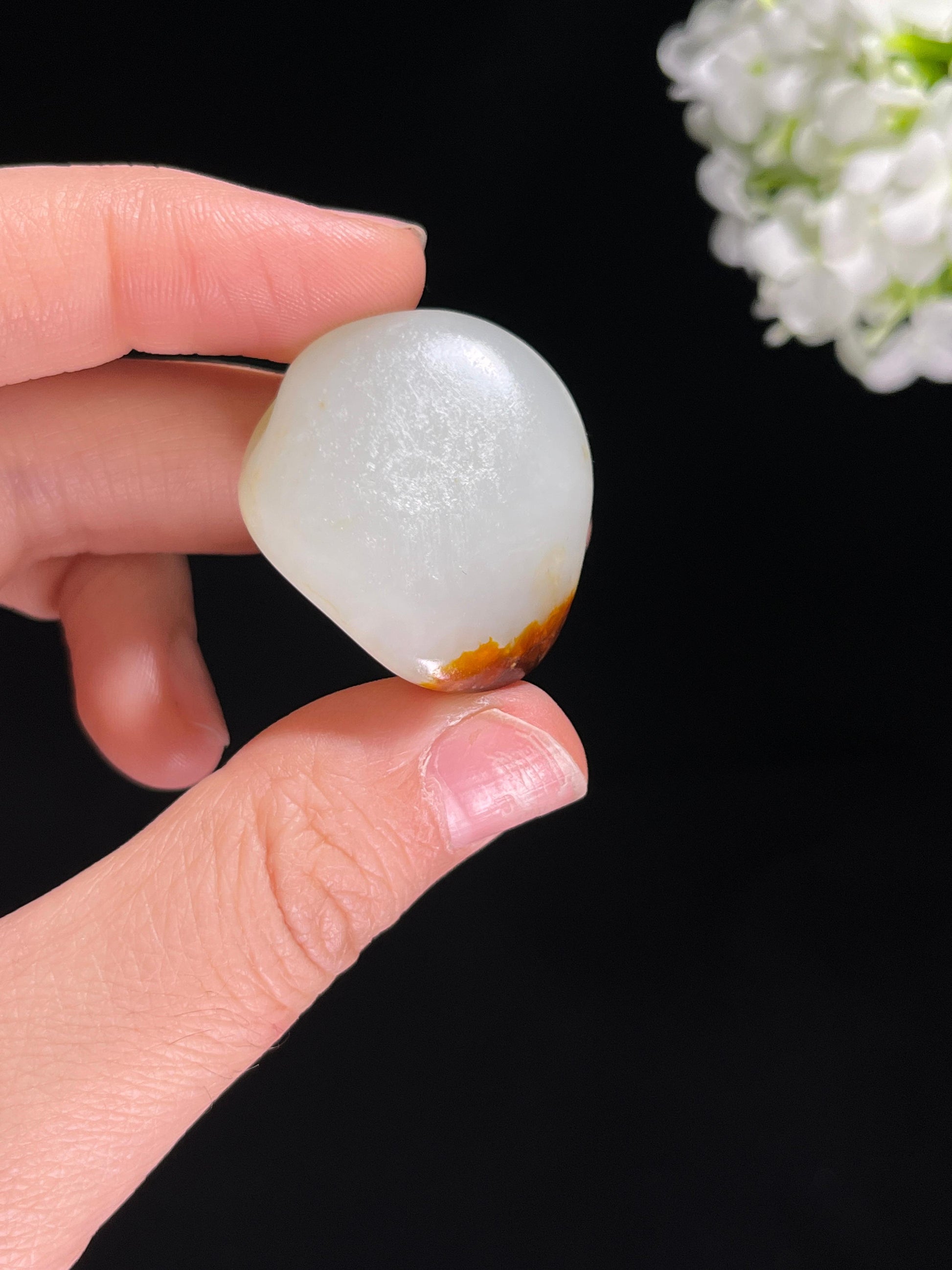 和田玉白玉“顶天立地”聚红皮籽料原石（yc258661）