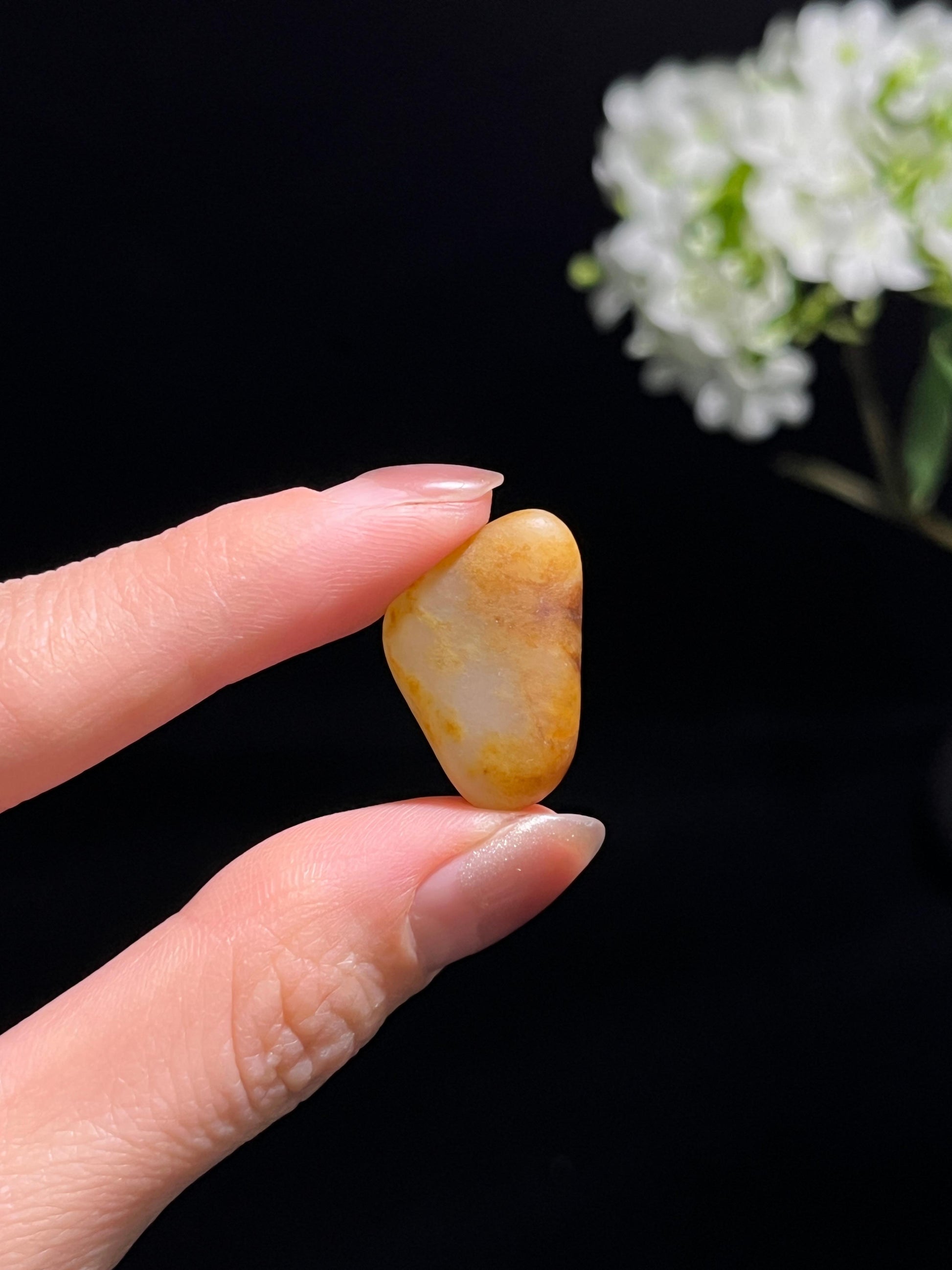 新疆和田玉聚黄皮籽料原石（yc250744）