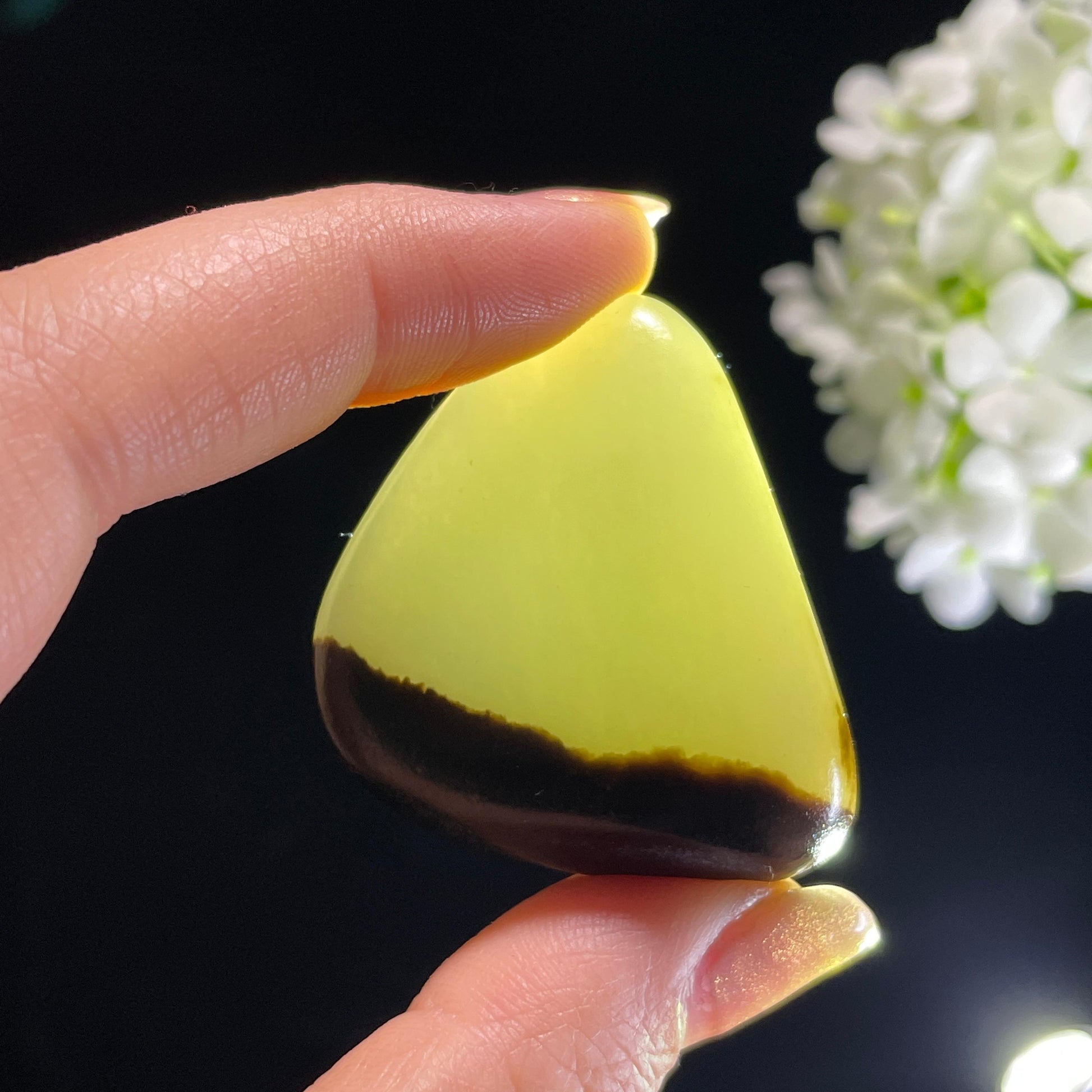 新疆天然和田玉“一线江月”聚黑皮籽料（yc317769）
