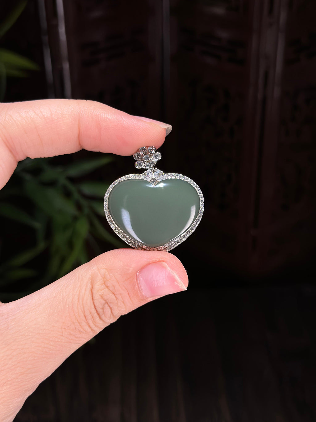 和田玉精品925银镶沙枣青爱心挂件（yc702742）