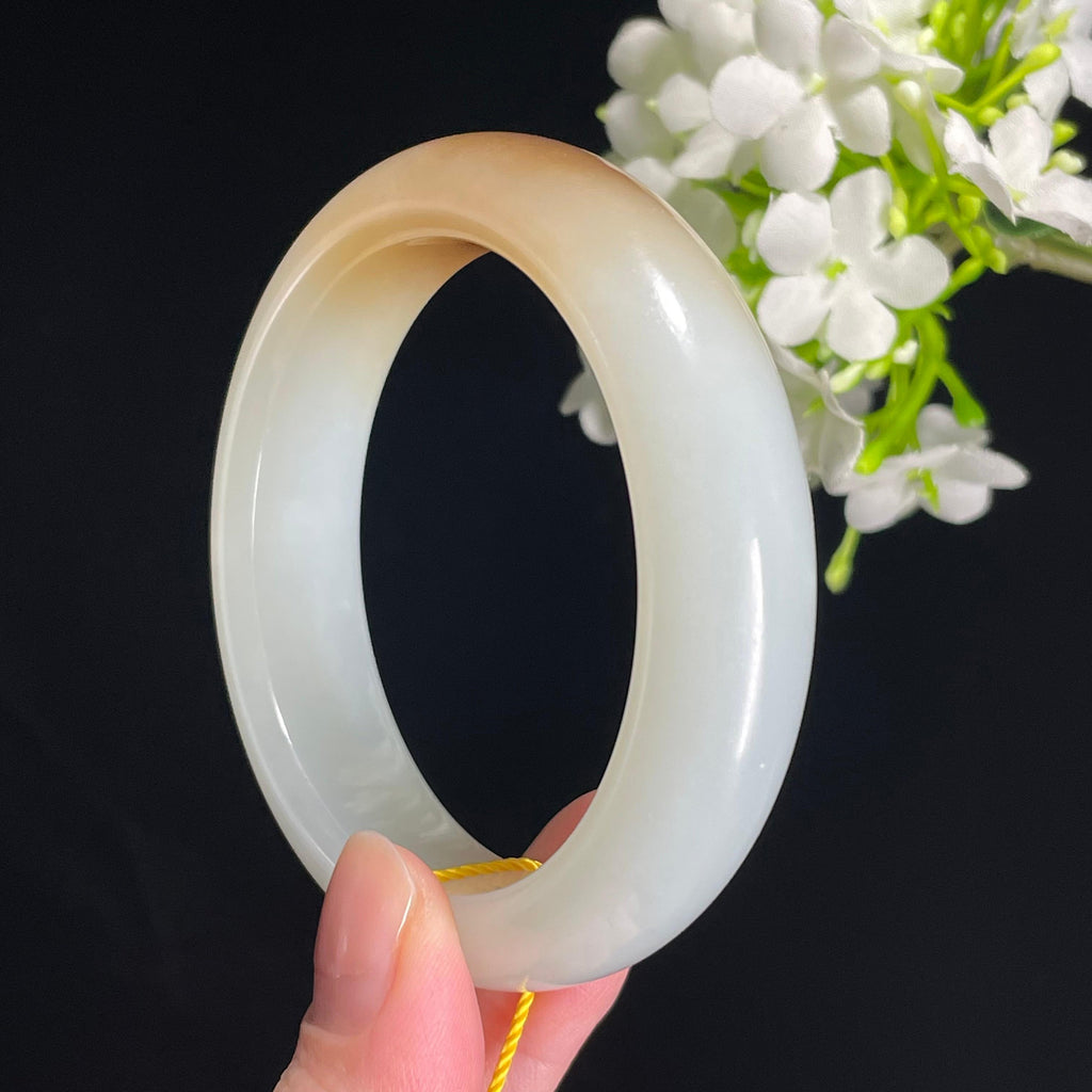 A新疆天然和田玉“月融秋露”且末糖白料手镯（卡54）（yc309476）