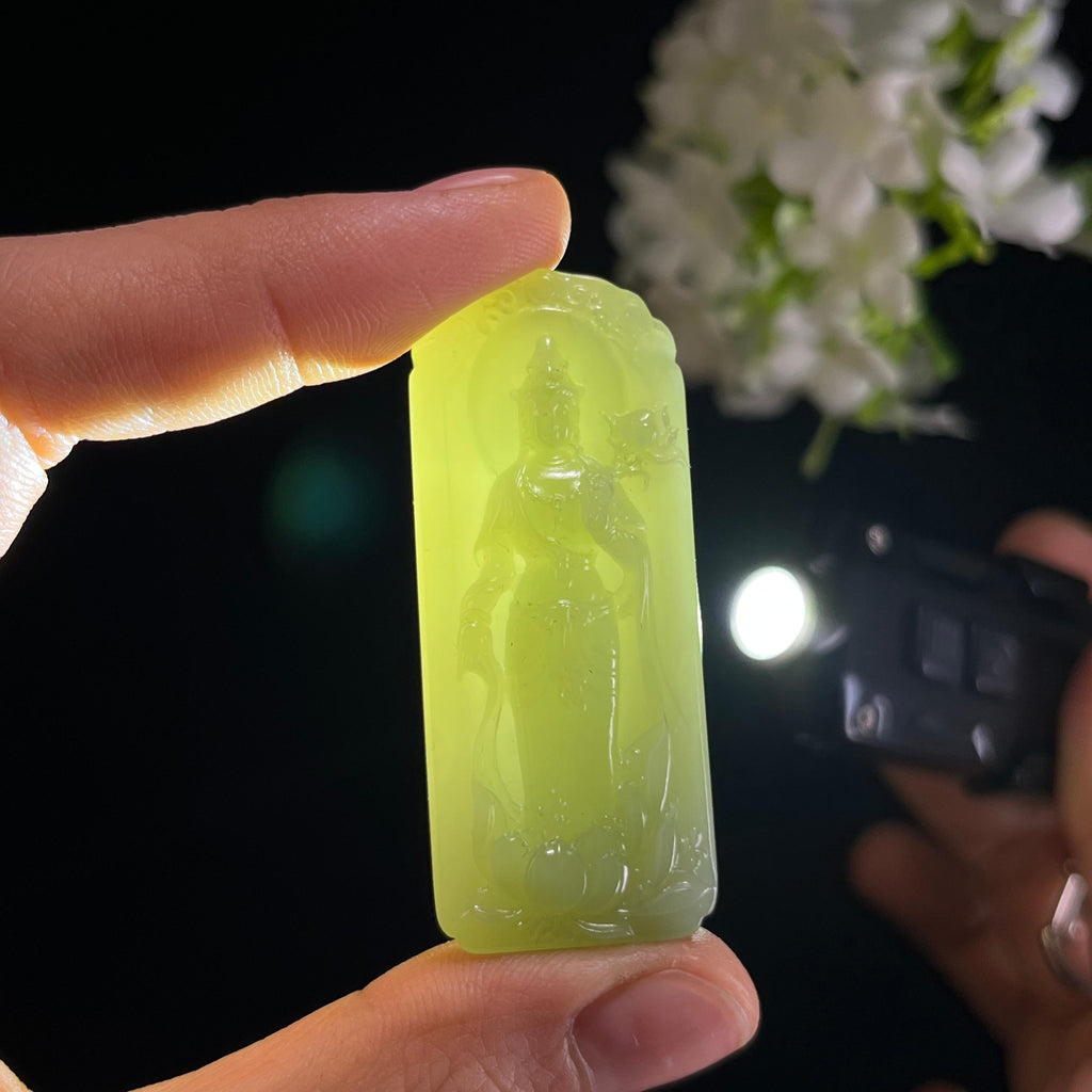 新疆天然和田玉沙枣青观音雕刻挂件（yc353781）