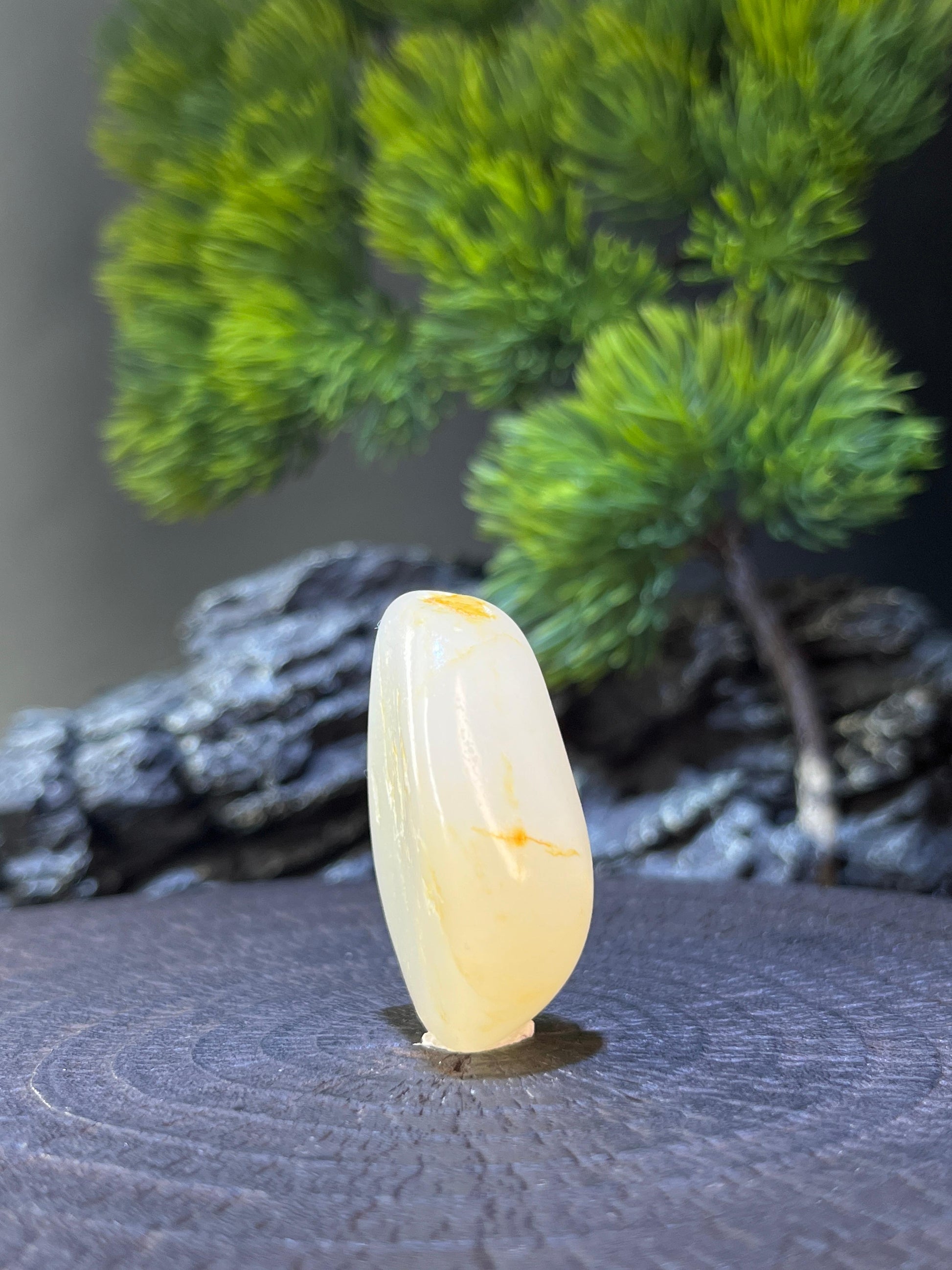 新疆和田玉洒金皮随形吊坠（yc228126）